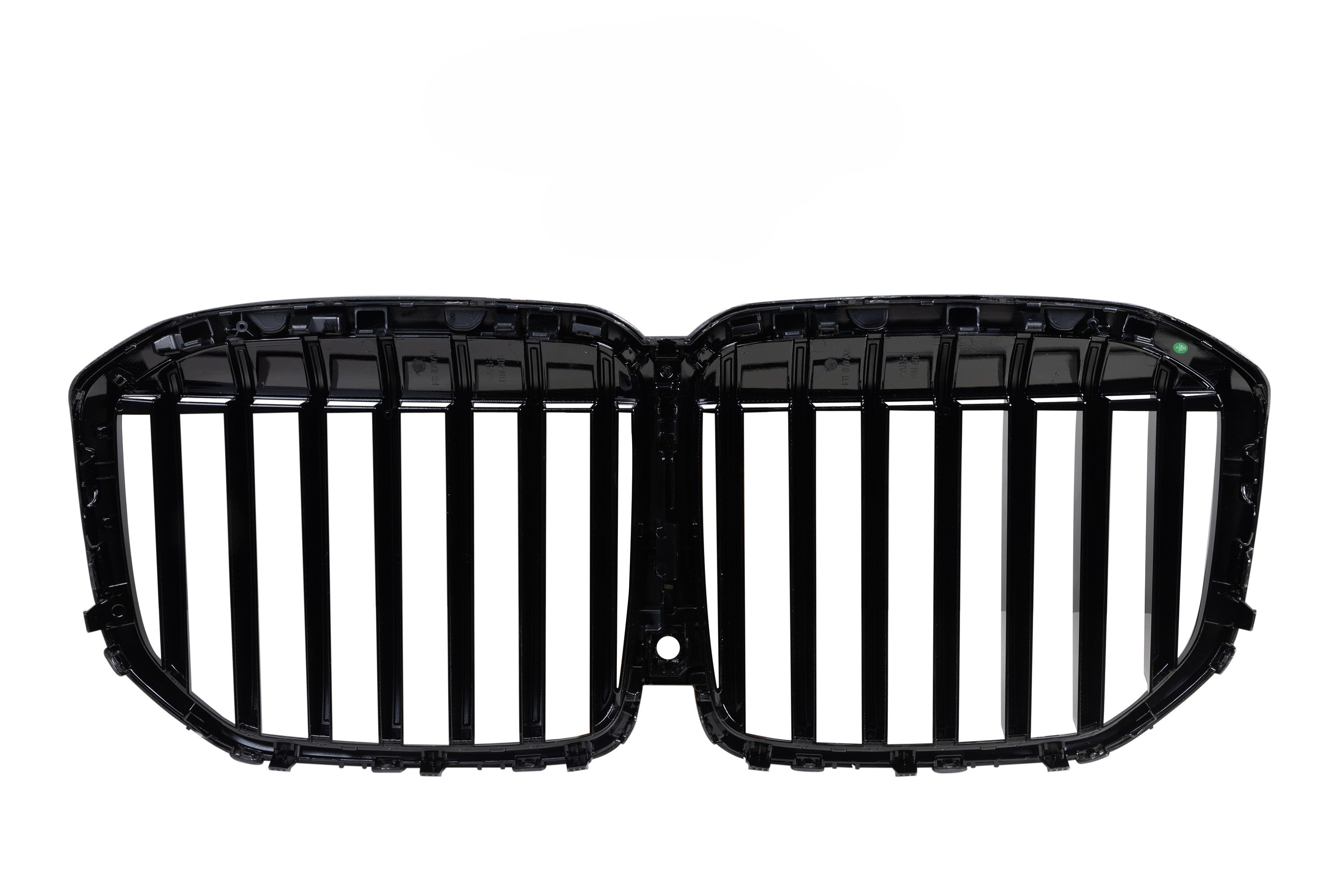 Pre-Preg Carbon fibre front grille for BMW G07 X7 LCI 23-25, showcasing sleek, textured carbon fibre design on the vehicle's front.