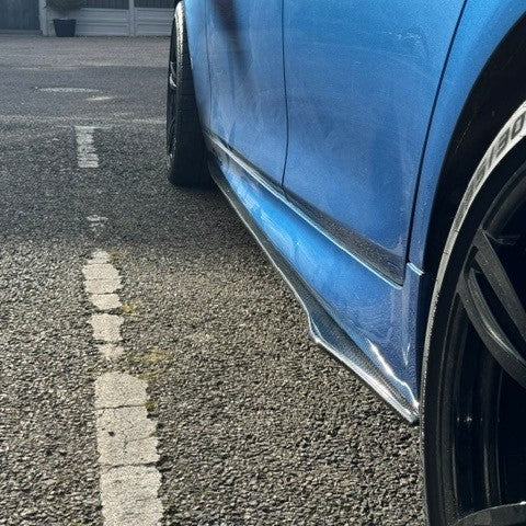 Carbon Fibre universal side skirt for cars, featuring sleek carbon fiber design and aerodynamic style.