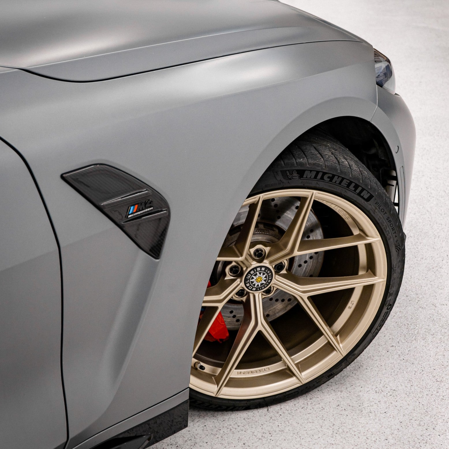 Pre-Preg Carbon Fibre Replacement Side Fender Trim for BMW G80 M3 21-Present - Carbon Factory