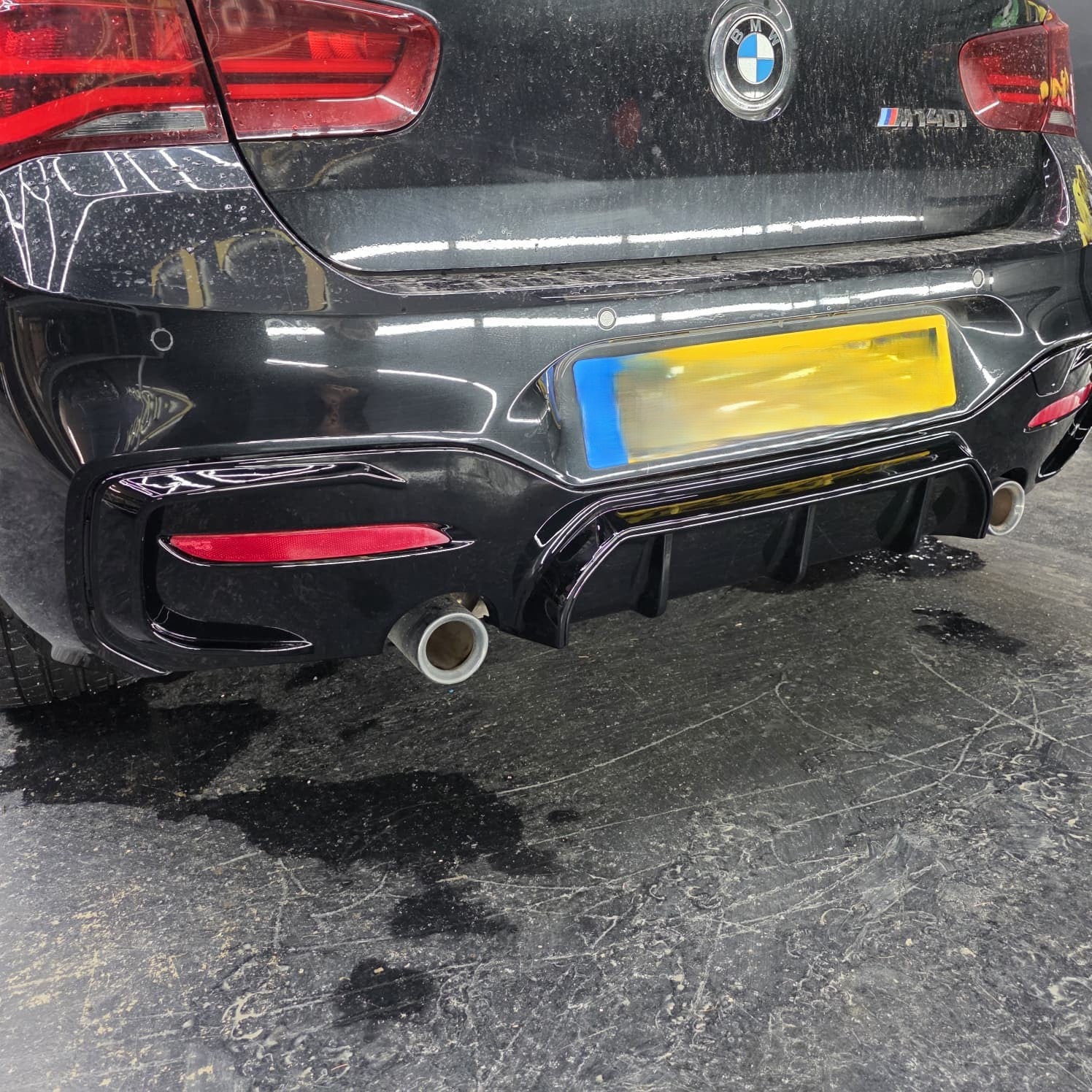 Gloss Black Rear Diffuser Dual Exhaust for BMW F20 1 Series LCI 15-19 - Carbon Factory