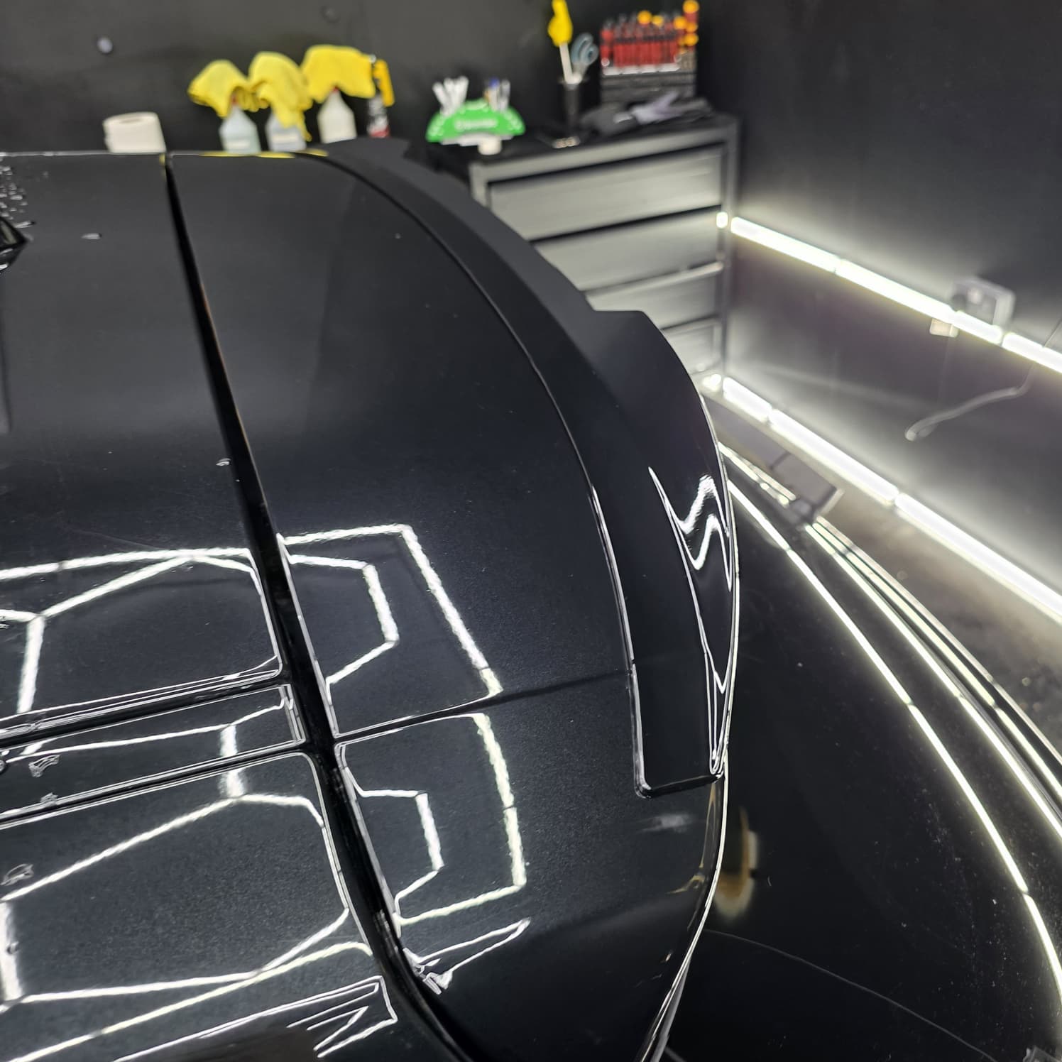 V Style Gloss Black Roof Spoiler for BMW F20 F21 1 Series 11-19 - Carbon Factory