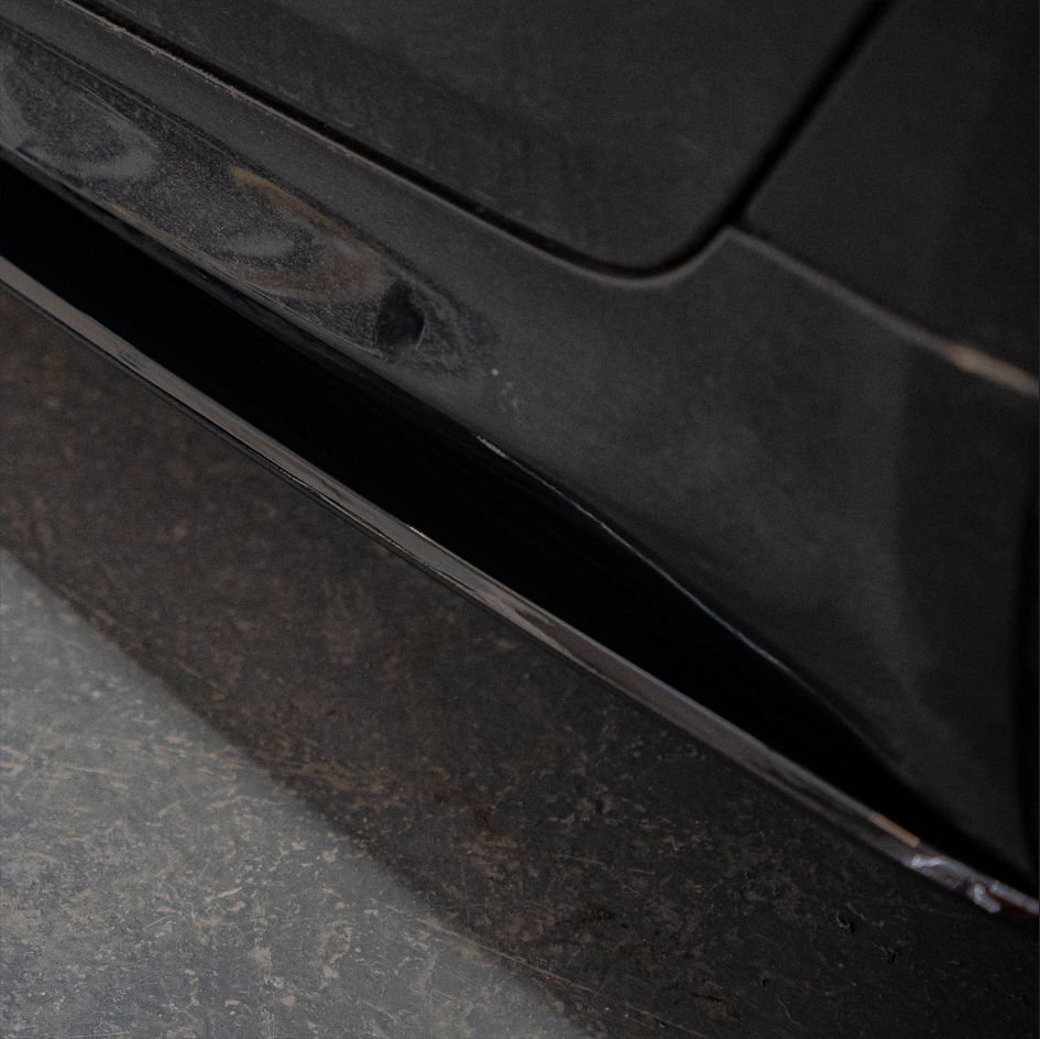 MP Style Gloss Black Side Skirts for BMW G30 G31 5 Series F90 M5 17-Present - Carbon Factory
