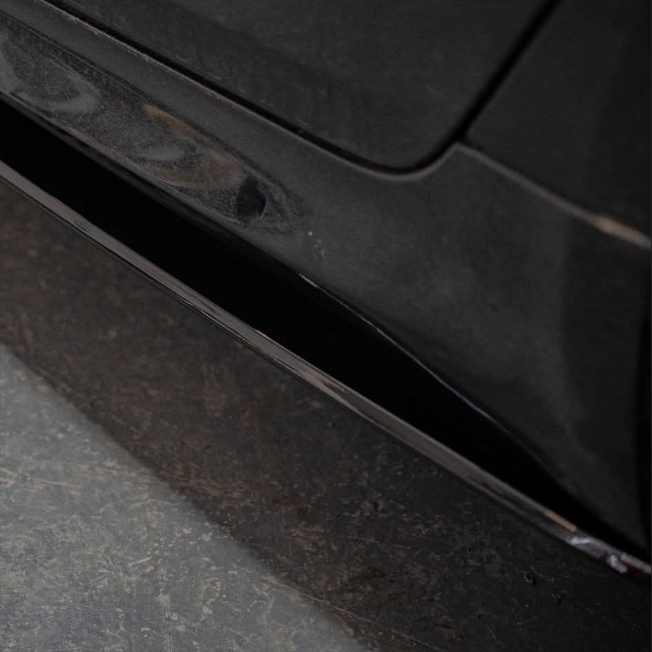 MP Style Gloss Black Side Skirts for BMW G30 G31 5 Series F90 M5 17-Present - Carbon Factory