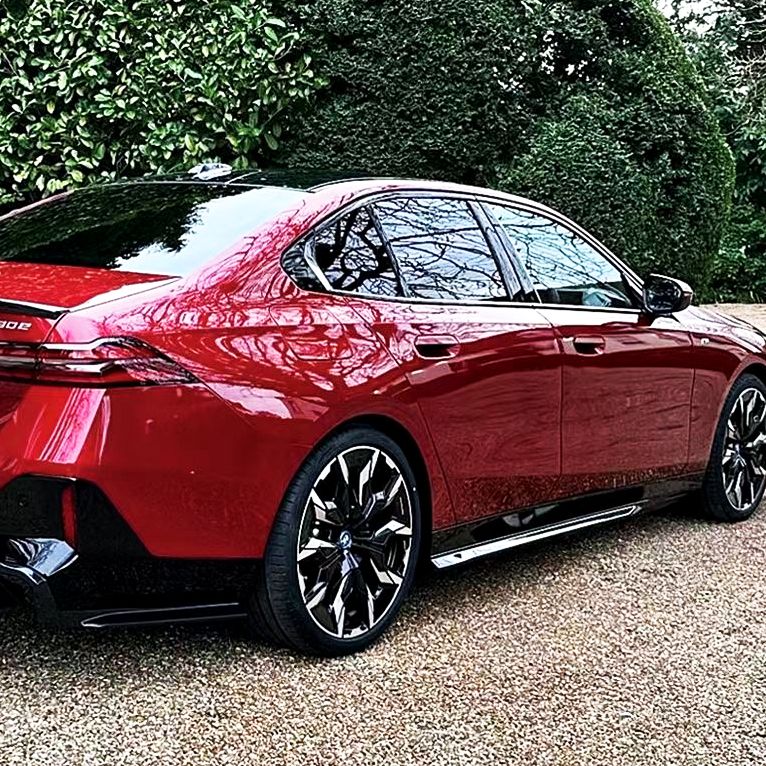 MP Style Gloss Black Side Skirts for BMW G60 5 Series 24-Present-Carbon Factory
