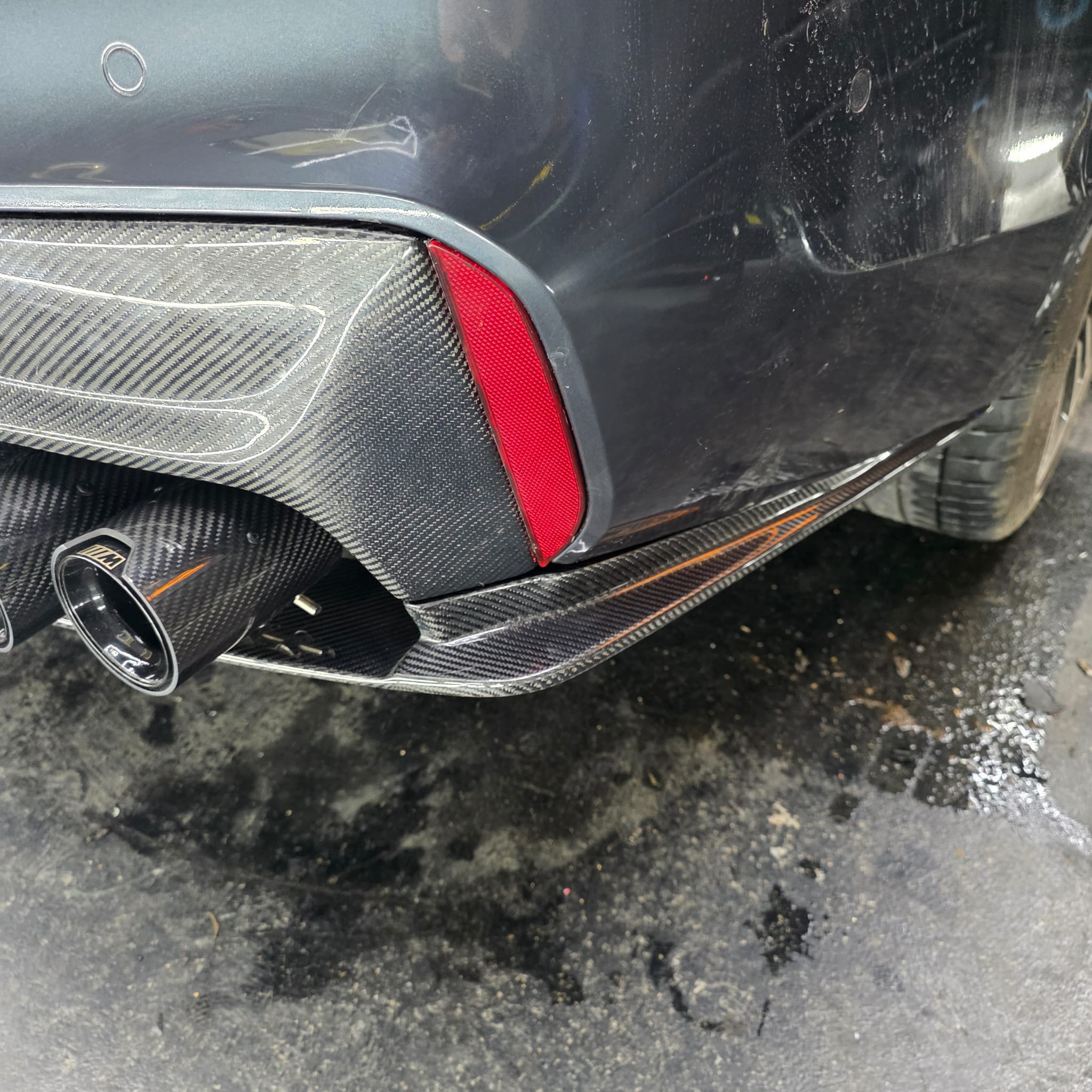 V Style Carbon Fibre Rear Diffuser for BMW G30 G31 5 Series M Sport F90 M5 17-23 - Carbon Factory