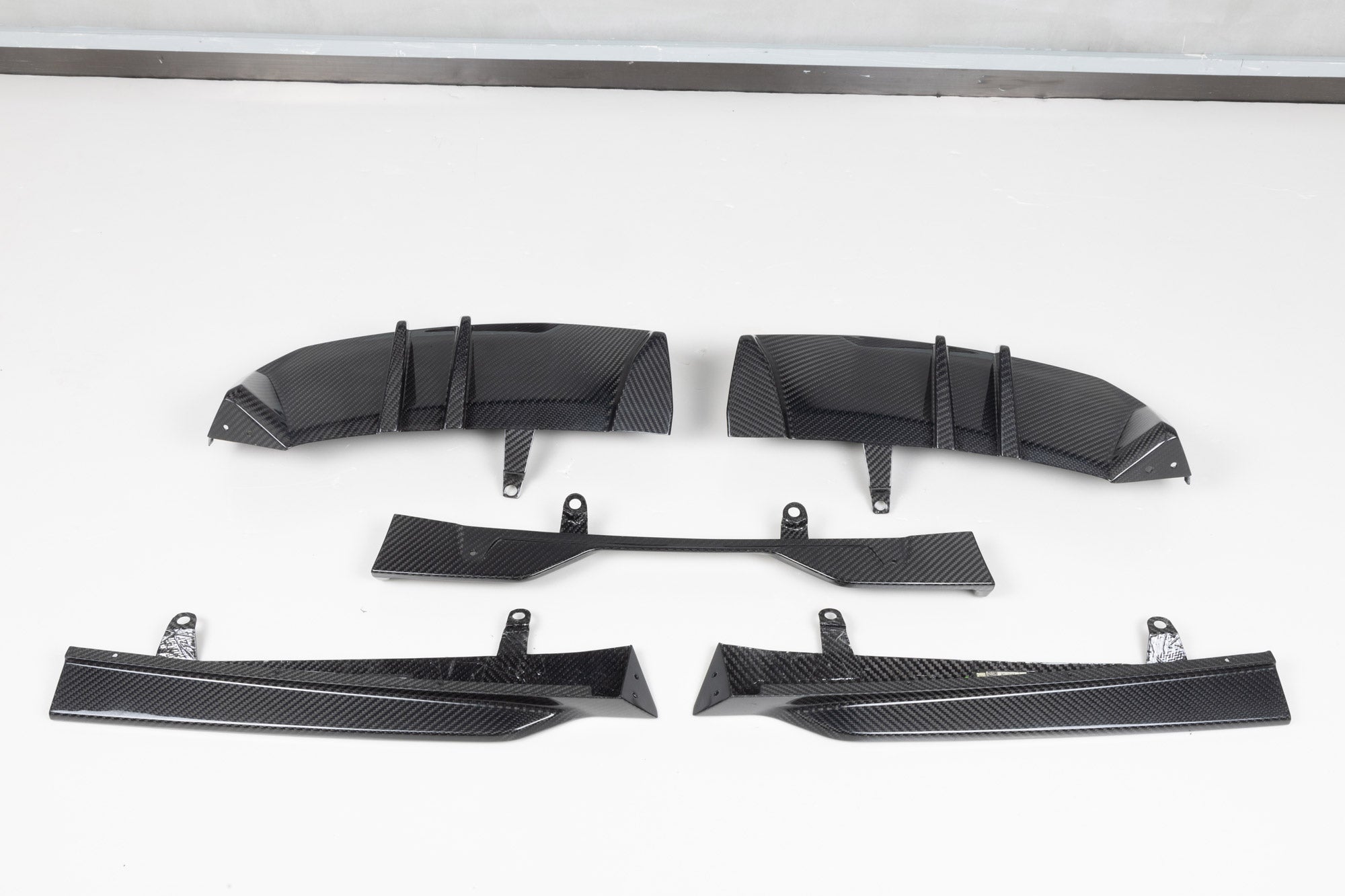 MP Style Pre-Preg Carbon Fibre Rear Diffuser for BMW G60 5 Series 24-Present - Carbon Factory
