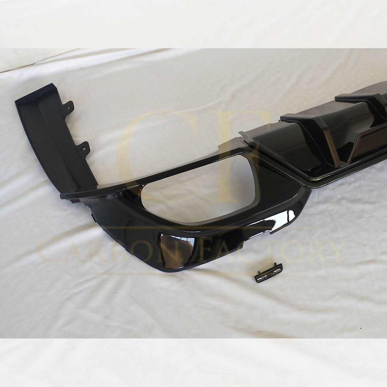 CM Style Gloss Black Rear Diffuser Quad Exhaust for BMW 3 Series G20 G21 Pre-LCI 19-22 - Carbon Factory