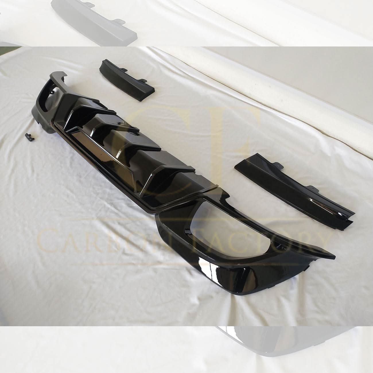 CM Style Gloss Black Rear Diffuser Quad Exhaust for BMW 3 Series G20 G21 Pre-LCI 19-22 - Carbon Factory
