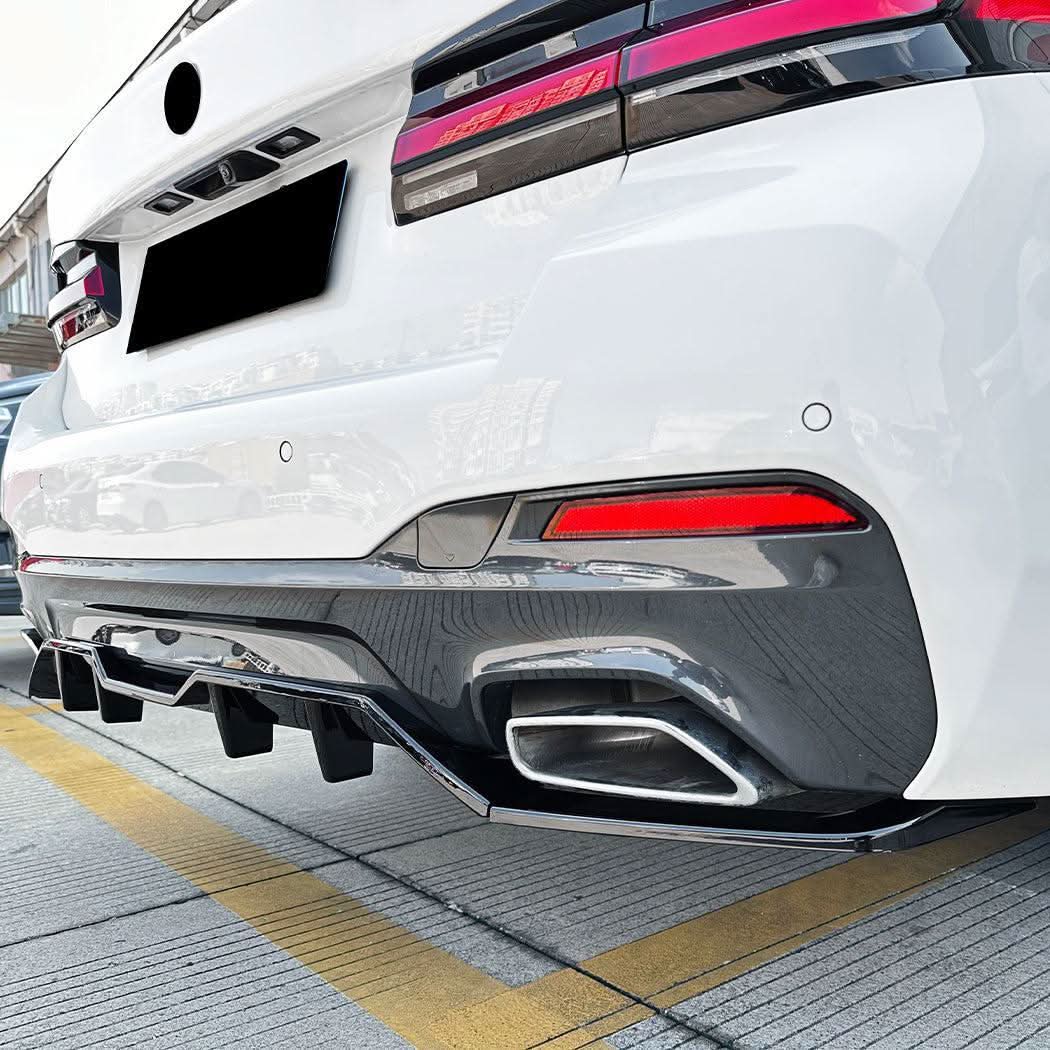 Gloss Black Rear Bumper Extension for BMW G30 G31 5 Series LCI M Sport 22-24 - Carbon Factory