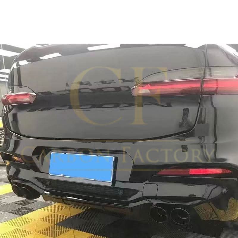 V Style Gloss Black Rear Diffuser with Exhaust Tips for BMW G02 X4 18-Present - Carbon Factory