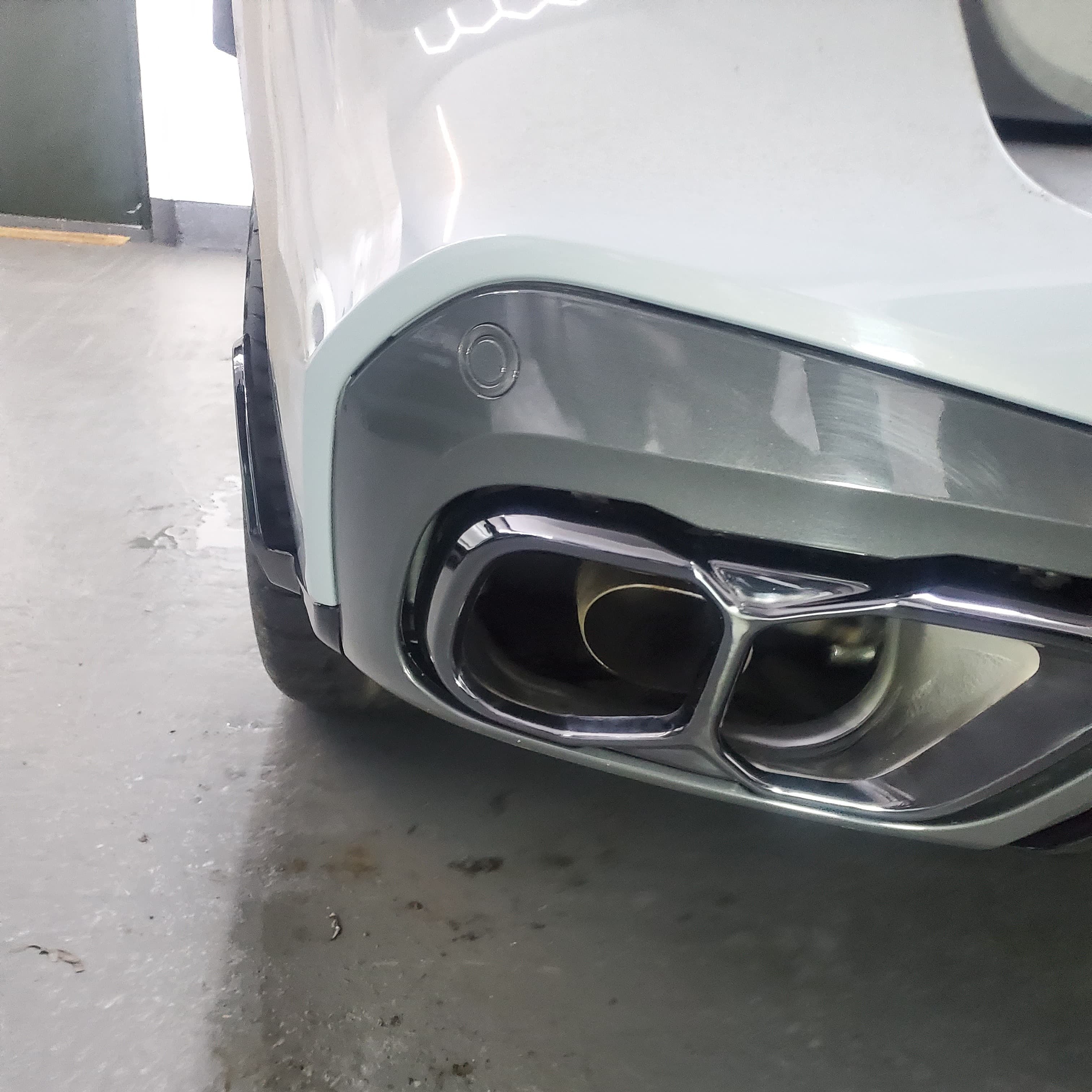 Gloss Black Exhaust Tips for BMW G05 LCI X5 23-Present - Carbon Factory