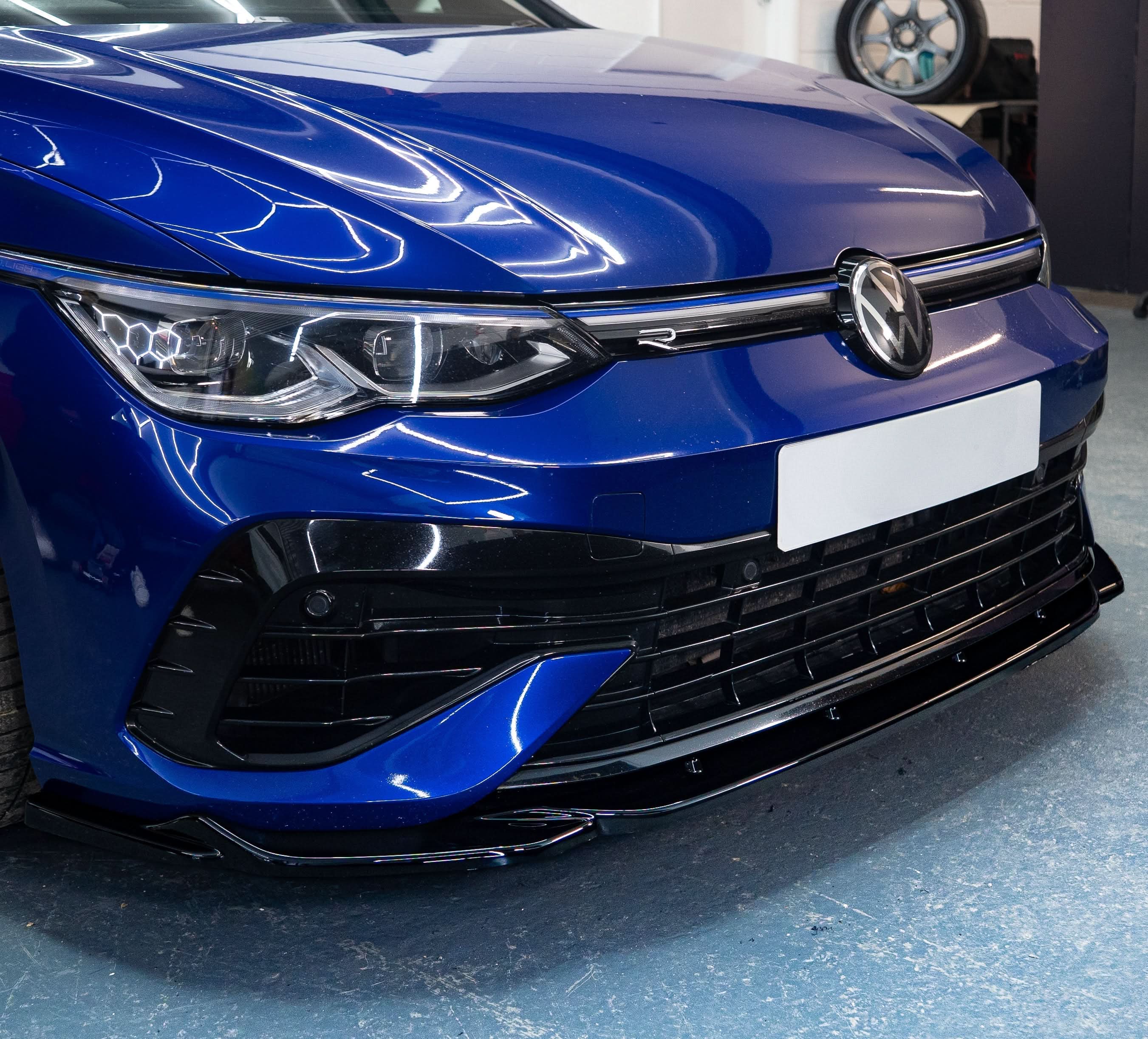 MAX V1 Style Gloss Black Front Splitter for VW Golf MK8 R 21-23 - Carbon Factory