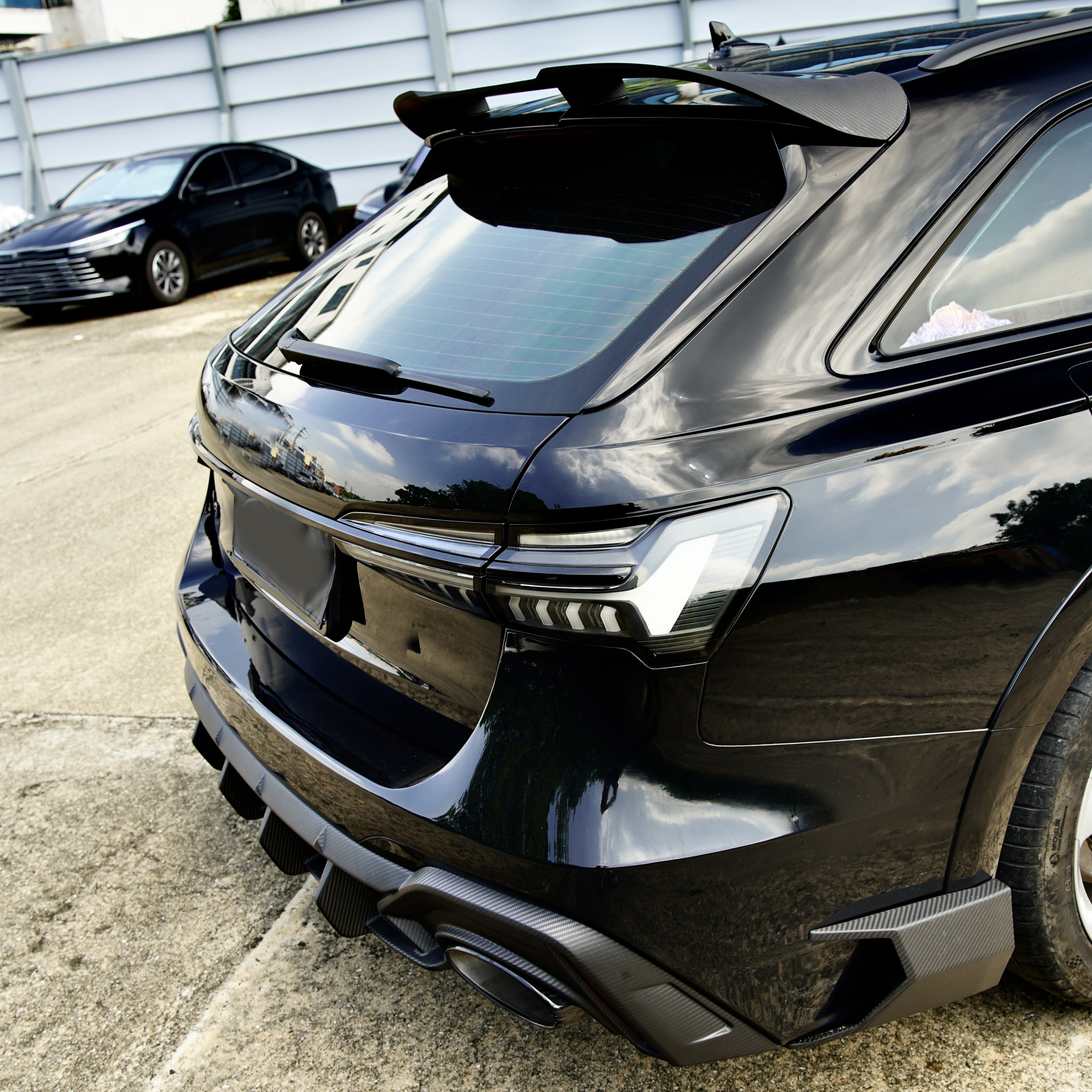 Pre-Preg Carbon Fibre Roof Spoiler for Audi C8 RS6 Estate 19-24 - Carbon Factory