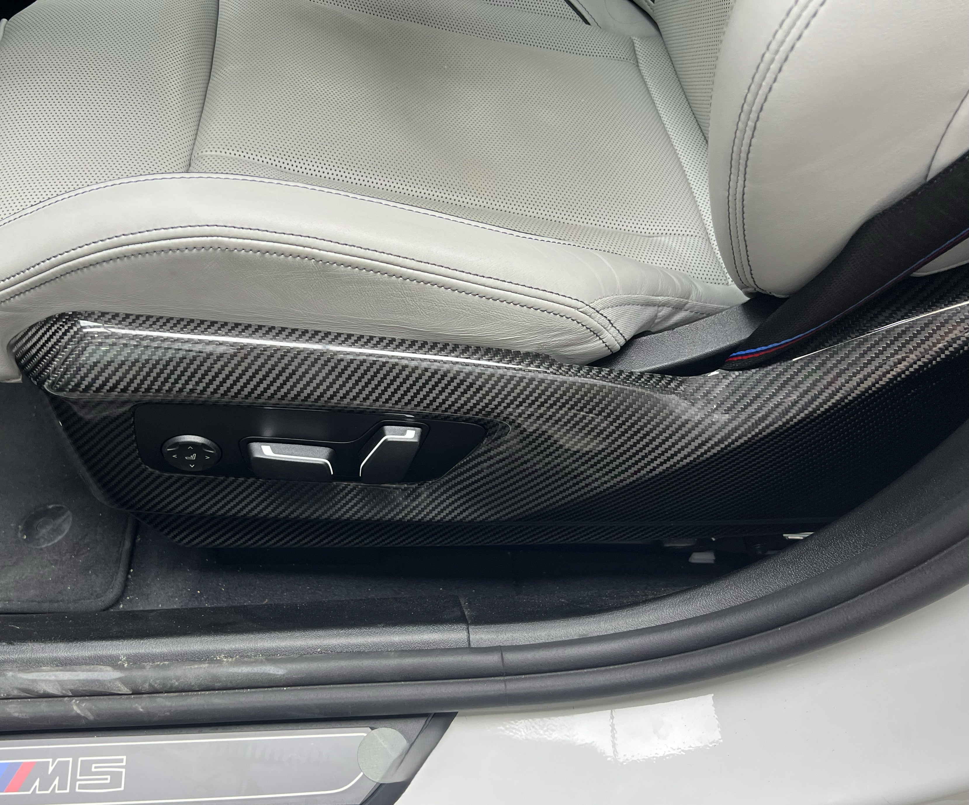 Pre-Preg Carbon Fibre Seat Side Trims for BMW G90 G99 M5 24-Present - Carbon Factory