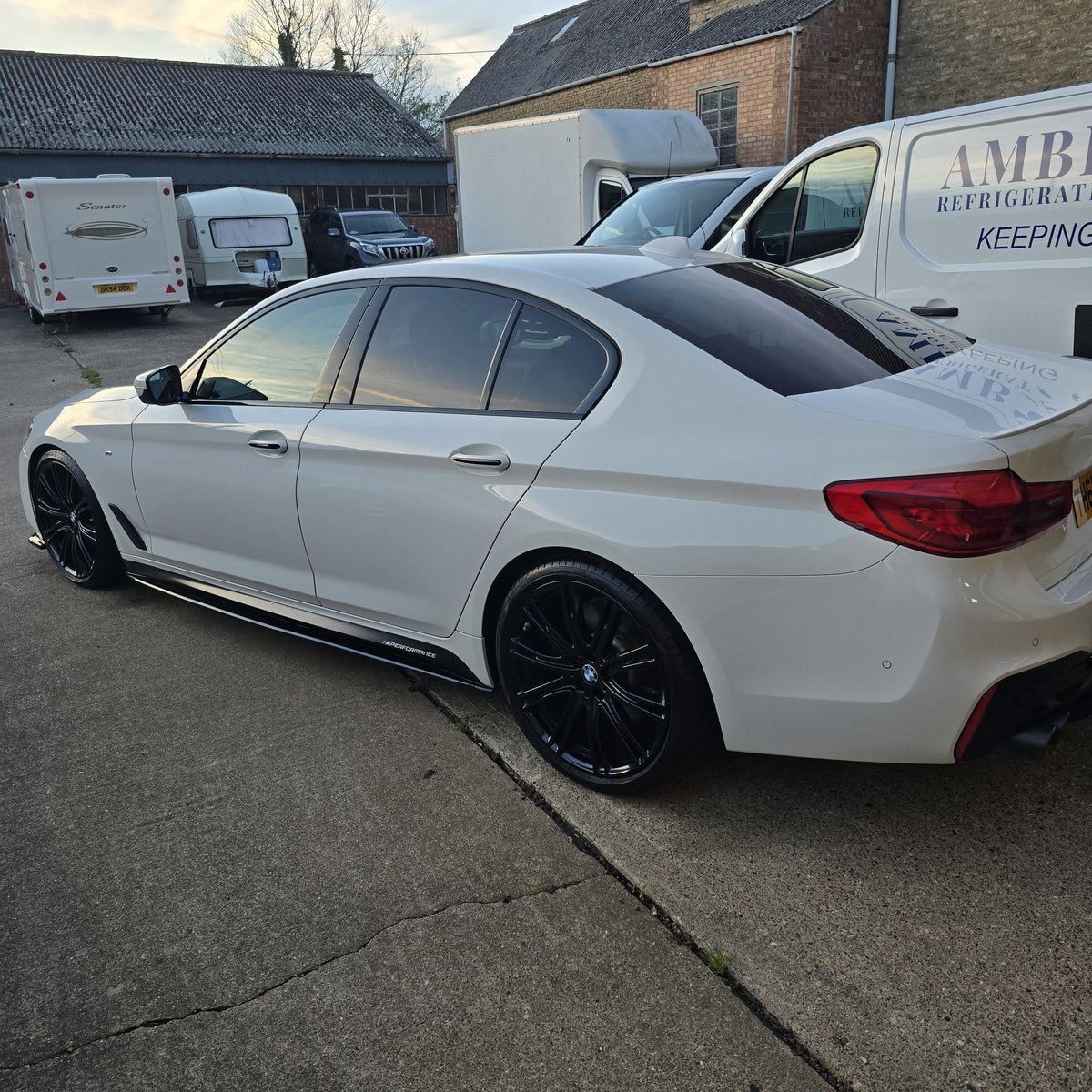 MP Style Gloss Black Side Skirts for BMW G30 G31 5 Series F90 M5 17-Present