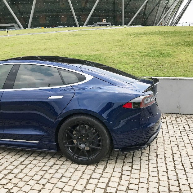 V Style Carbon Fibre Kit for Tesla Model S 70D 16-20 - Carbon Factory