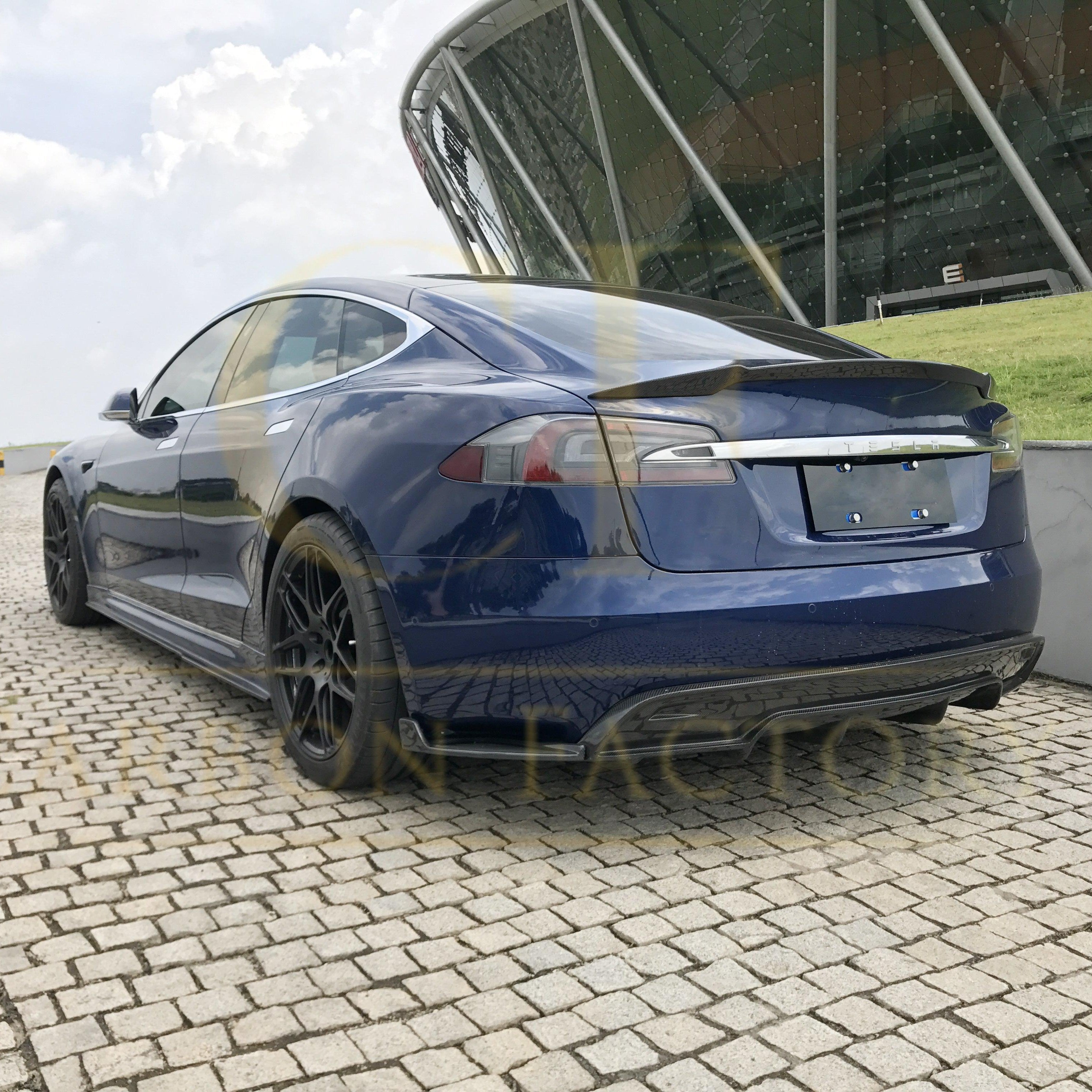 C Style Carbon Fibre Boot Spoiler for Tesla Model S 13-22 - Carbon Factory