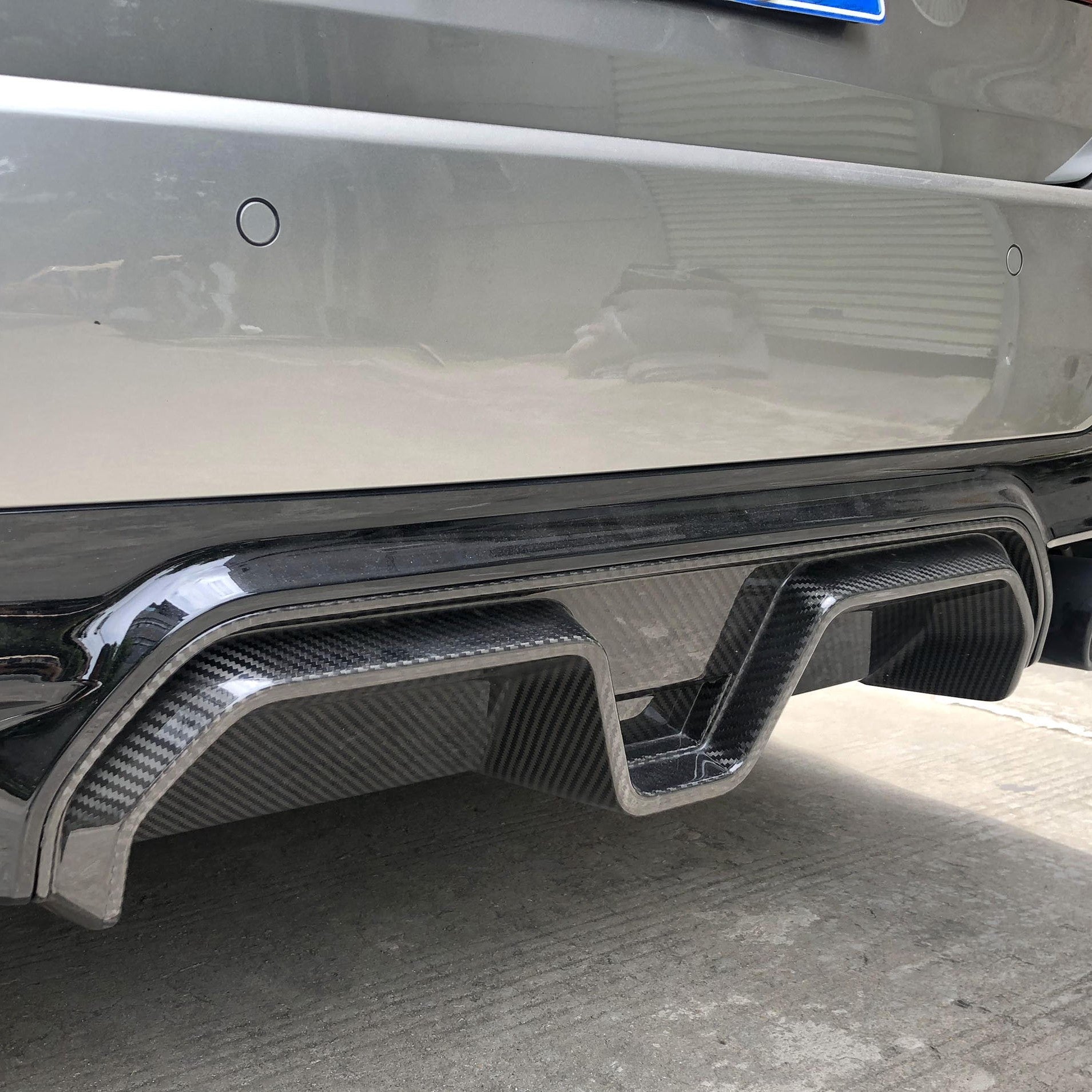 CS Style Pre-Preg Carbon Fibre Rear Diffuser for BMW F90 M5 17-24-Carbon Factory