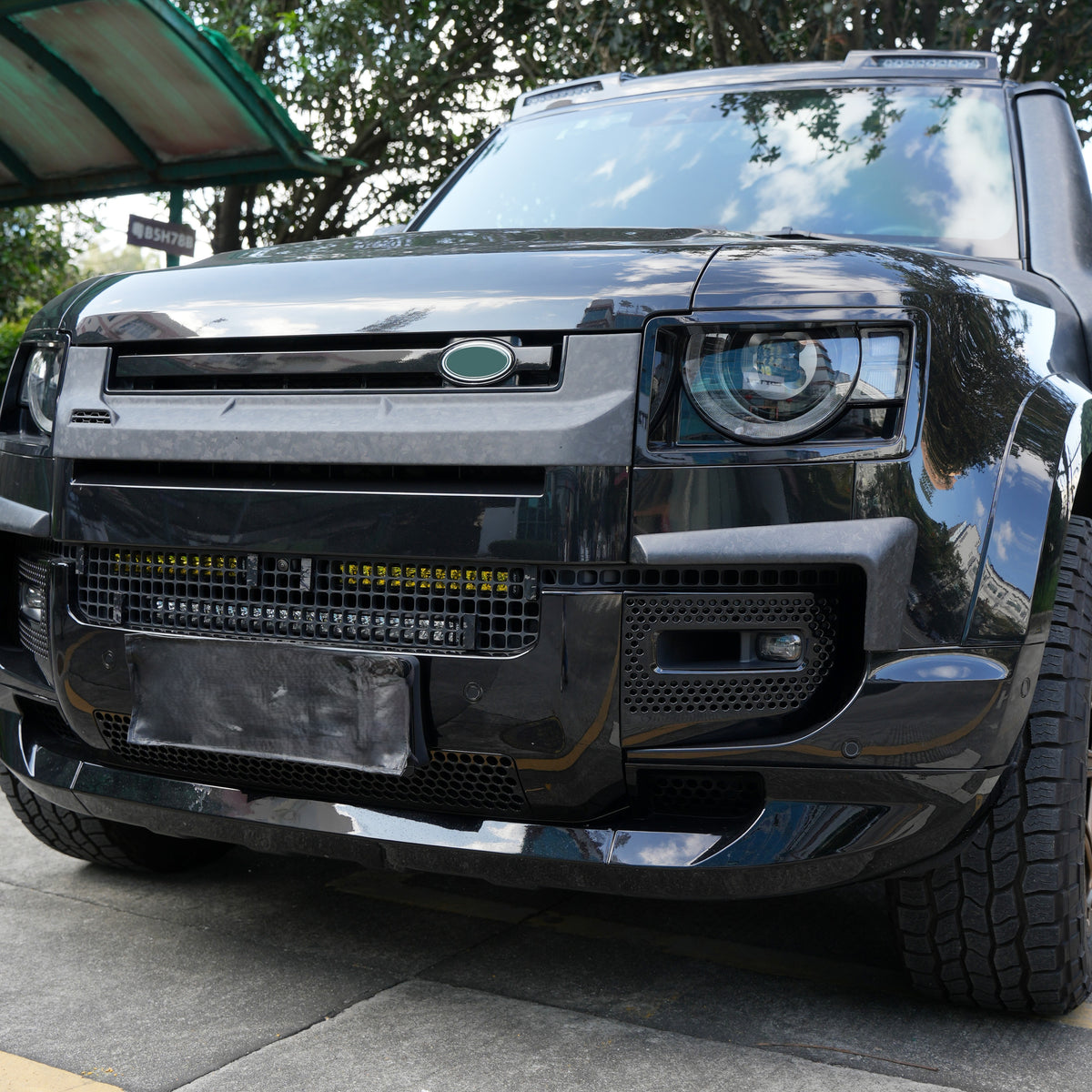 Pre-Preg Carbon Fibre Front Grille Trim for Land Rover Defender 20-23