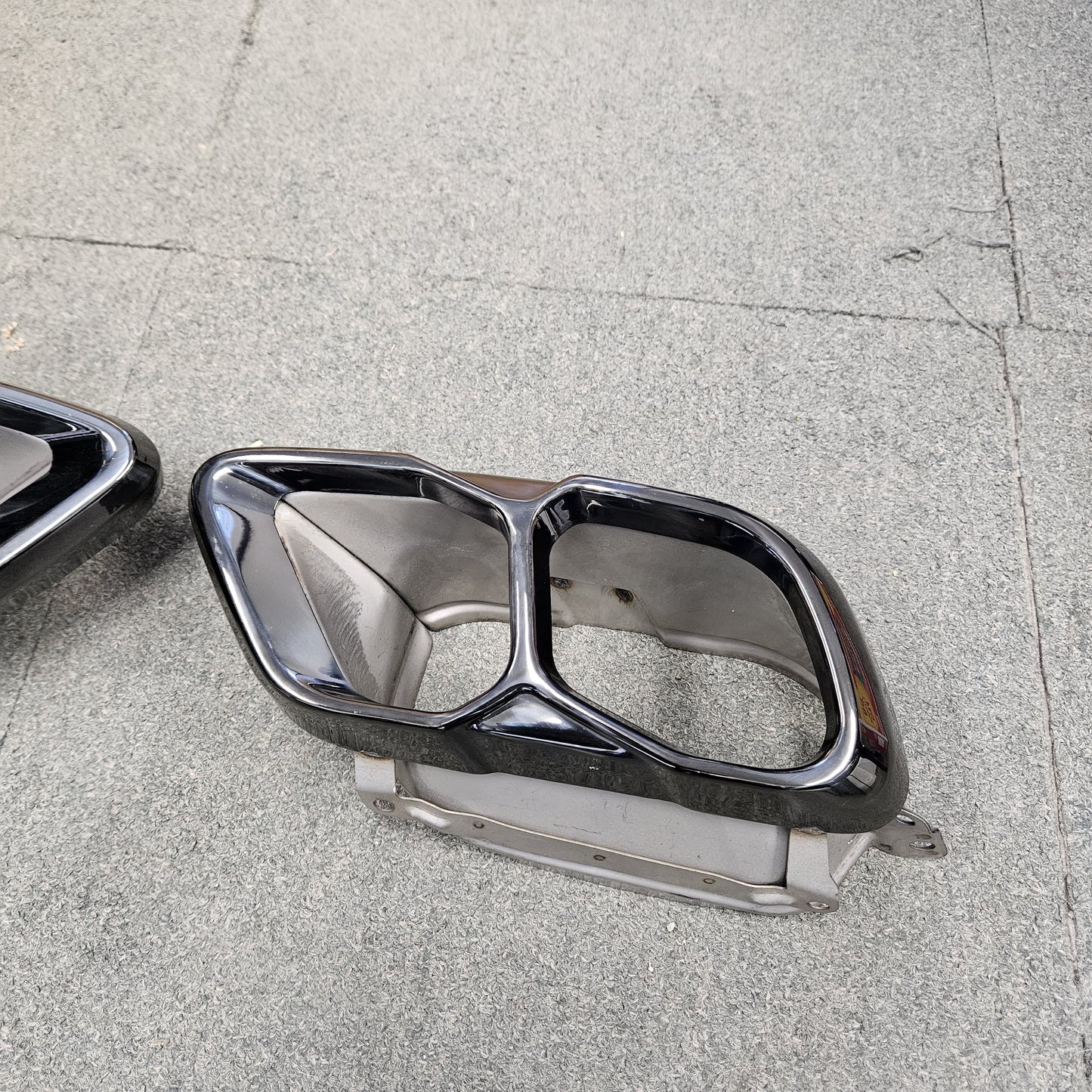 Gloss Black Exhaust Tips for BMW G05 LCI X5 23-Present-Carbon Factory