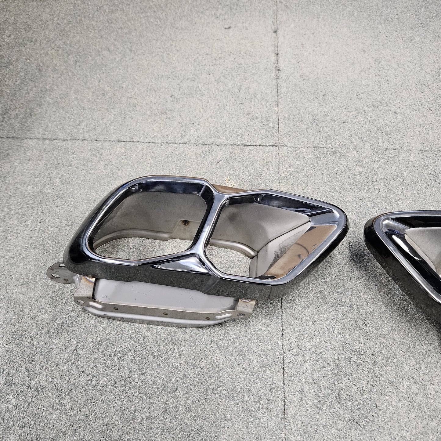 Gloss Black Exhaust Tips for BMW G05 LCI X5 23-Present-Carbon Factory