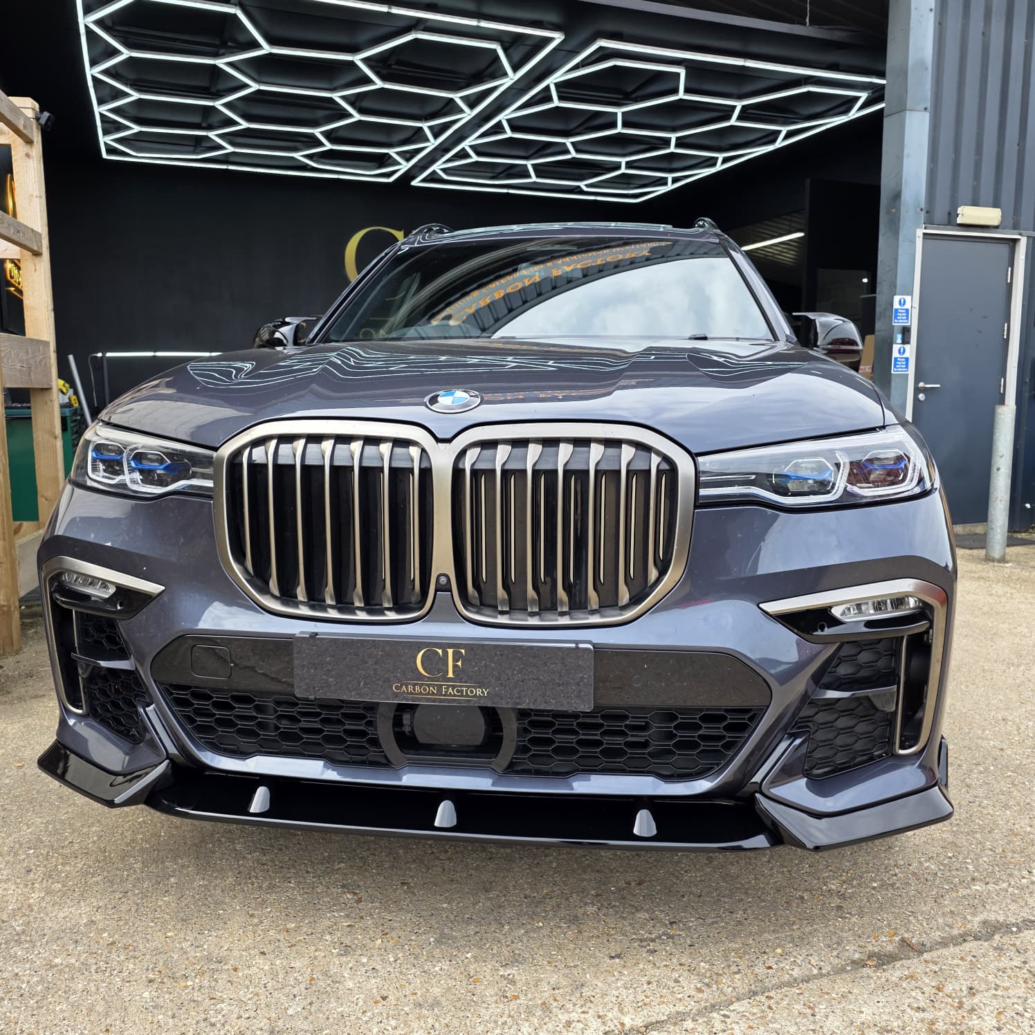 Gloss Black Kit Style A for BMW G07 X7 19-22 - Carbon Factory