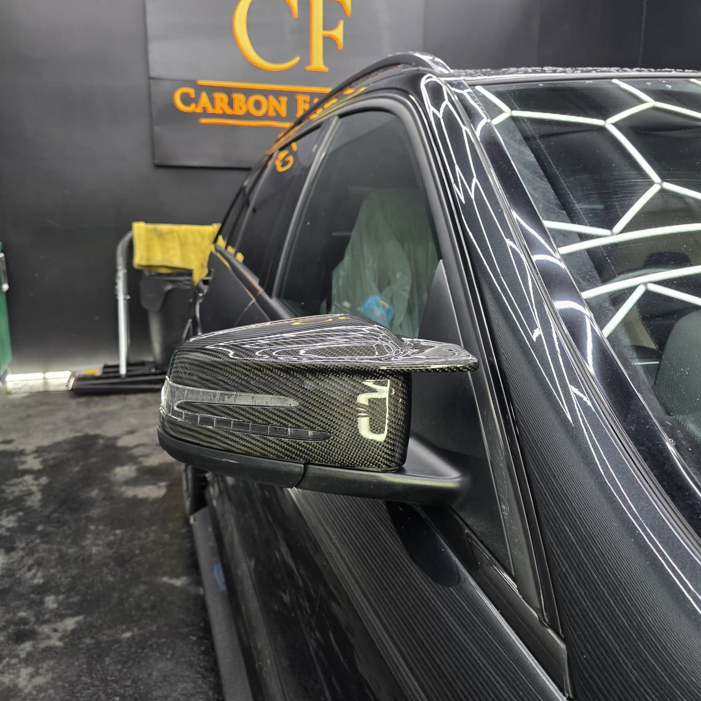 V Style Carbon Fibre Replacement Mirror Covers for Mercedes Benz Universal