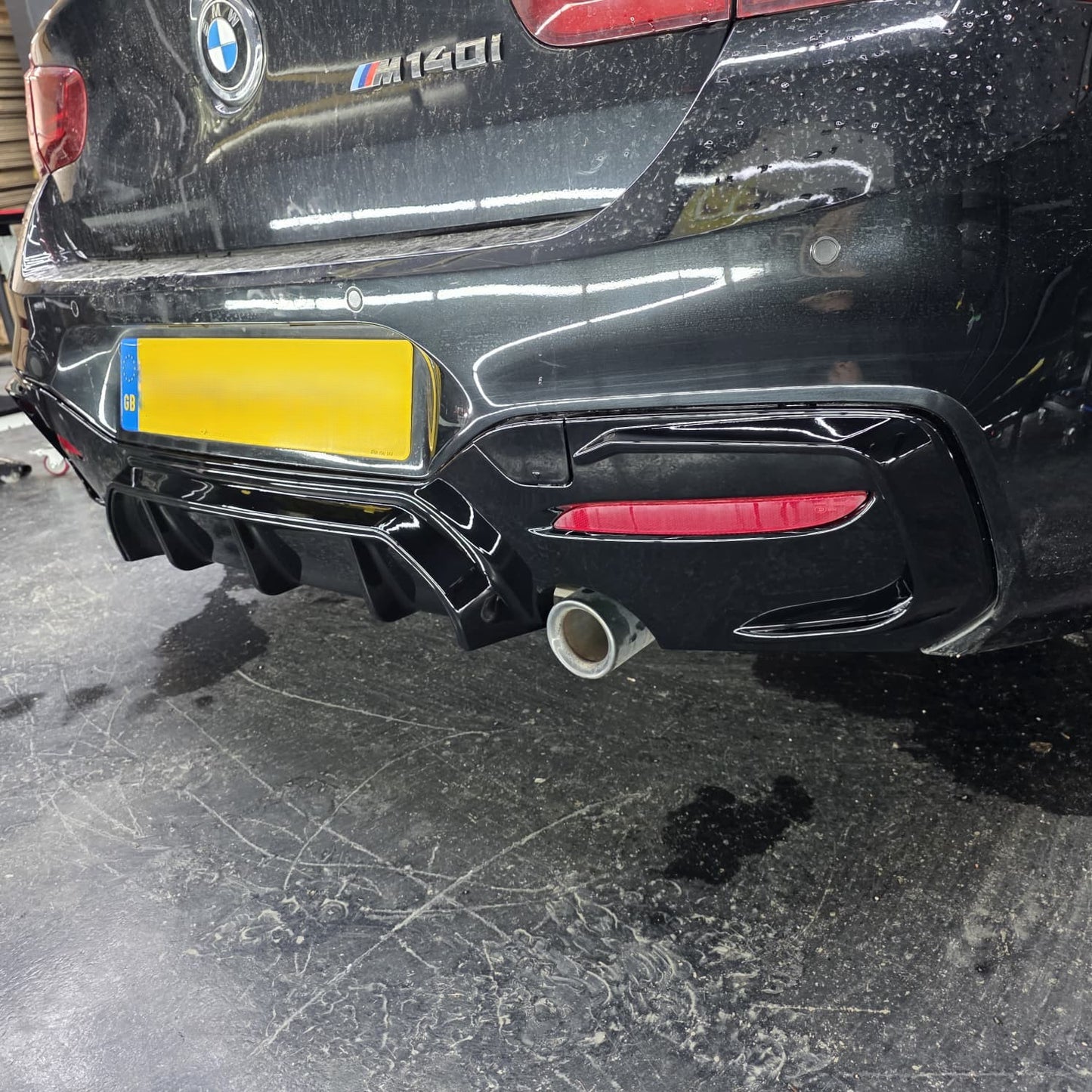Gloss Black Rear Diffuser Dual Exhaust for BMW F20 1 Series LCI 15-19