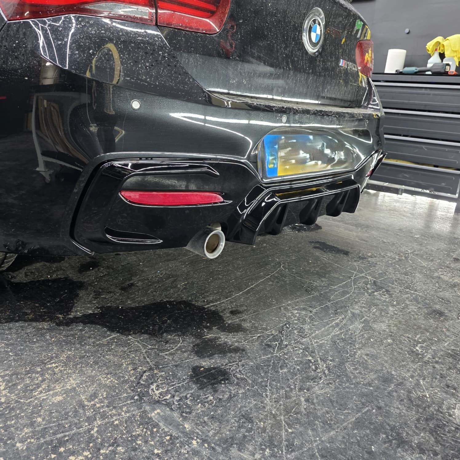 Gloss Black Rear Diffuser Dual Exhaust for BMW F20 1 Series LCI 15-19 - Carbon Factory