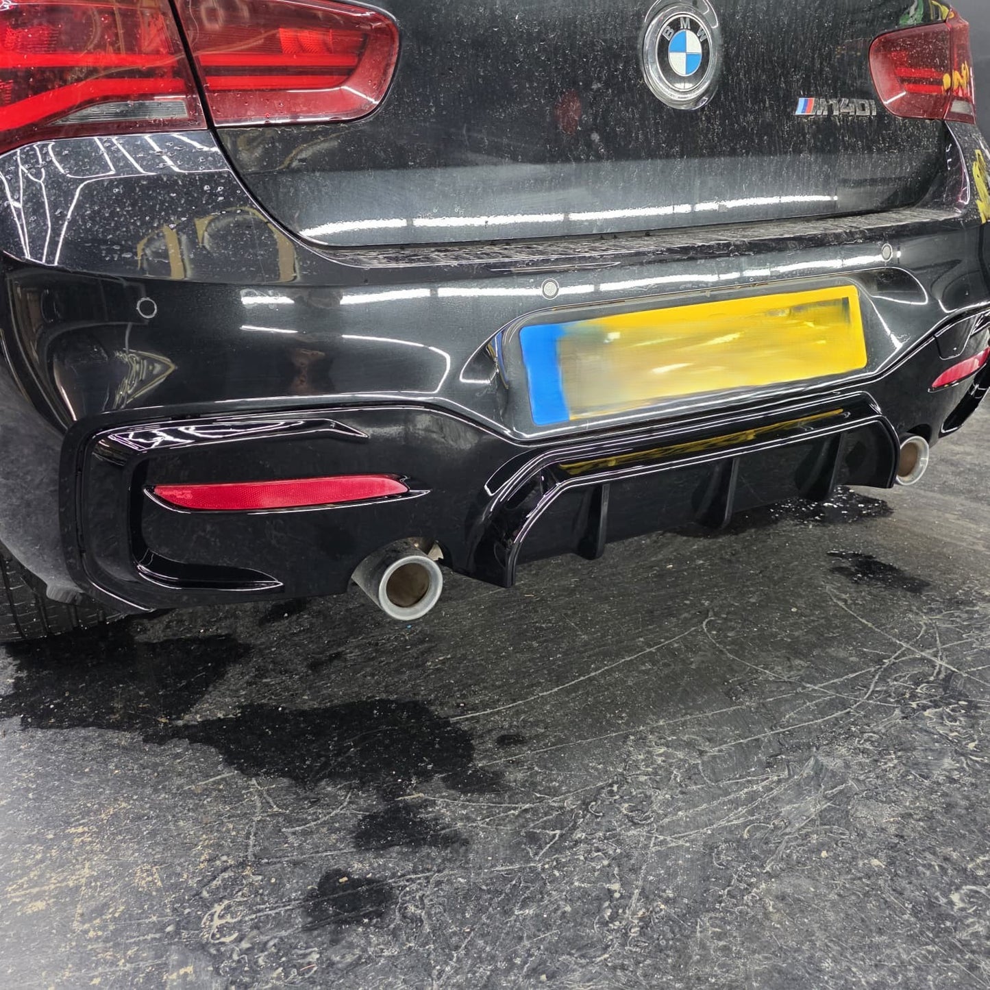 Gloss Black Rear Diffuser Dual Exhaust for BMW F20 1 Series LCI 15-19