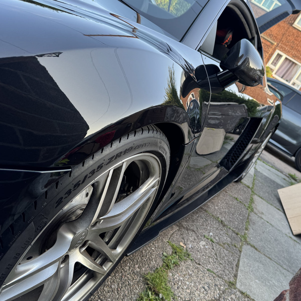 V Style Carbon Fibre Side Skirts for Audi R8 Gen 1 08-14
