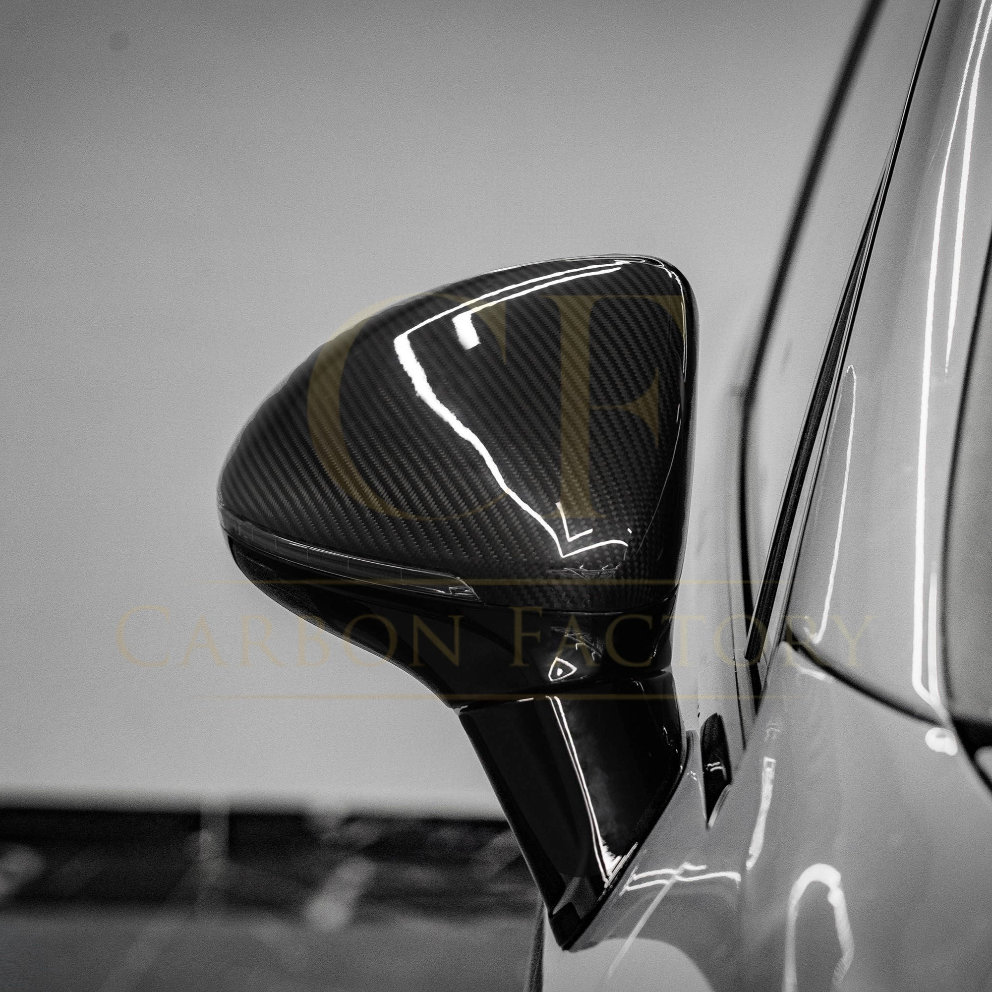 Pre-Preg Carbon Fibre Mirror Covers for Porsche Cayenne 958.2 14-18 LHD - Carbon Factory
