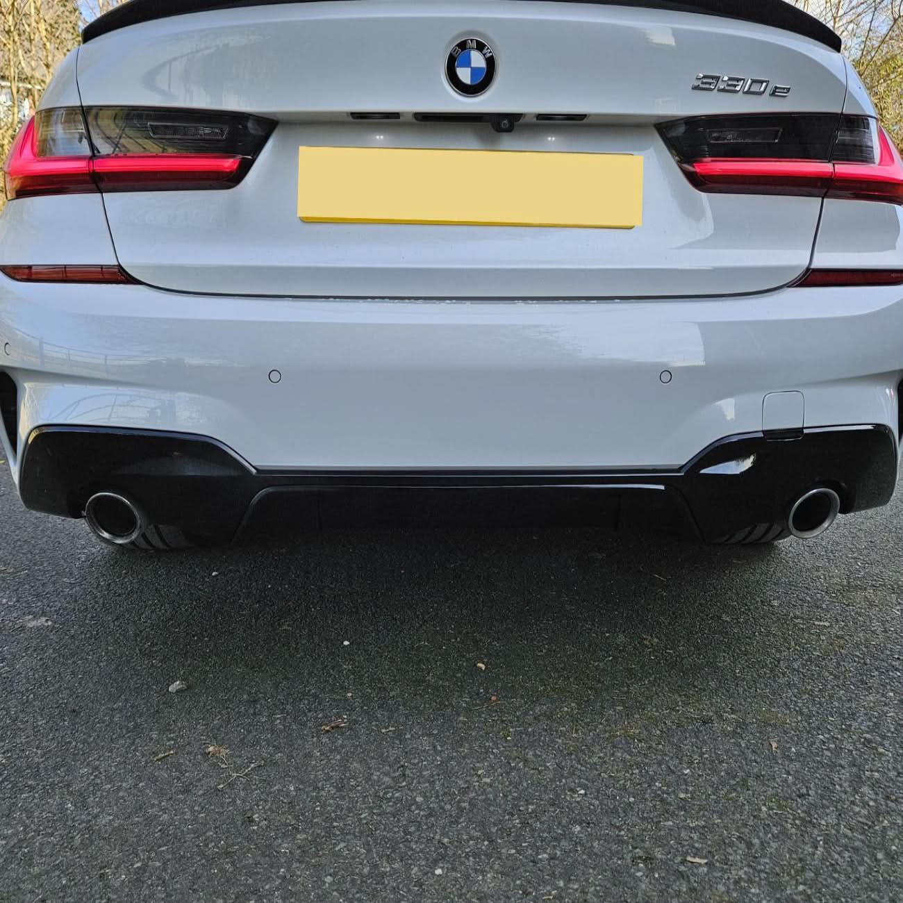 MP Style Gloss Black Rear Diffuser Dual Exhaust for BMW 3 Series G20 G21 Pre-LCI 19-22 - Carbon Factory