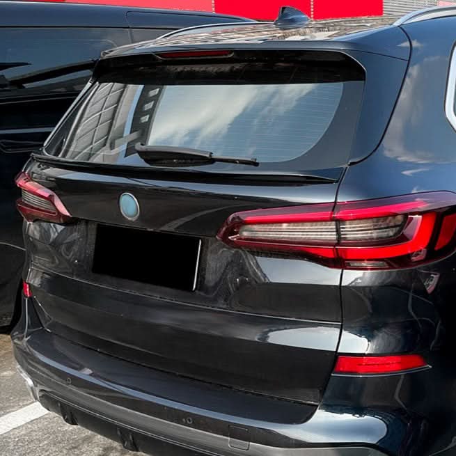 V style Gloss Black Mid Spoiler for BMW G05 X5 19-25 - Carbon Factory