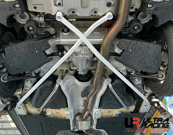 Ultra Racing 3-Point Fender Brace (UR-FD3-715P)