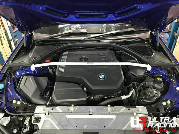 Ultra Racing BMW G20 2022- Front Strut Bar UR-TW2-4108