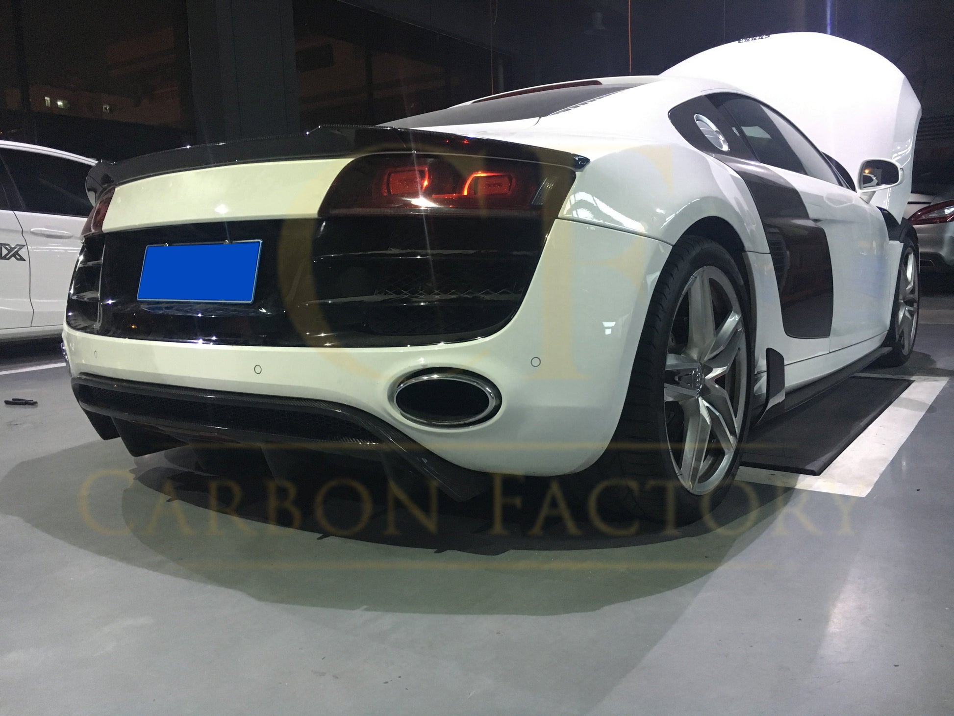 V Style Carbon Fibre Rear Diffuser for Audi R8 Gen 1 10-15-Carbon Factory