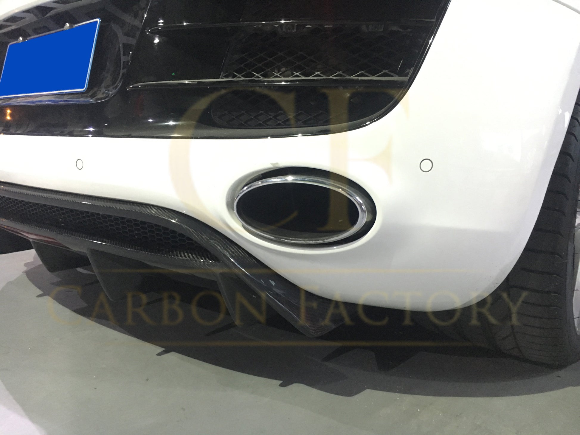V Style Carbon Fibre Rear Diffuser for Audi R8 Gen 1 10-15-Carbon Factory