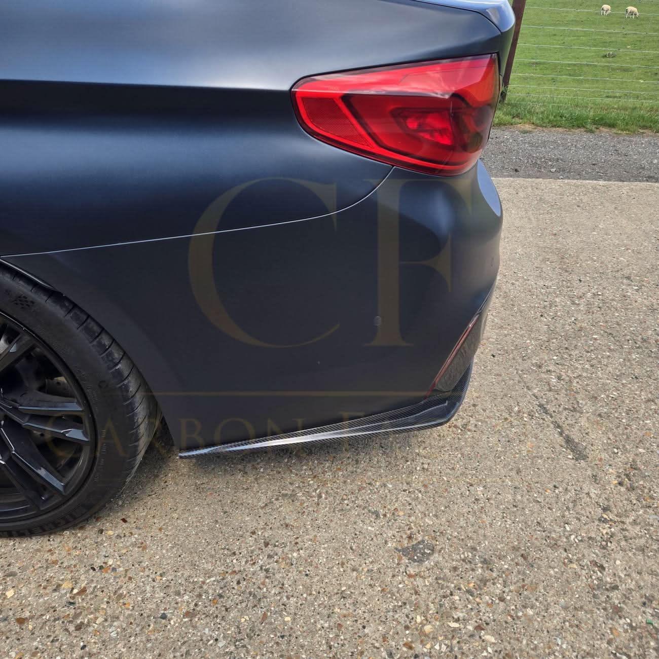 V Style Carbon Fibre Rear Diffuser for BMW G30 G31 5 Series M Sport F90 M5 17-23 - Carbon Factory