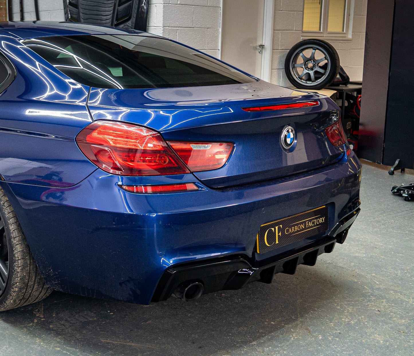 V Style Gloss Black Rear Diffuser Dual Exhaust for BMW 6 Series F06 F12 F13 M Sport 12-17-Carbon Factory