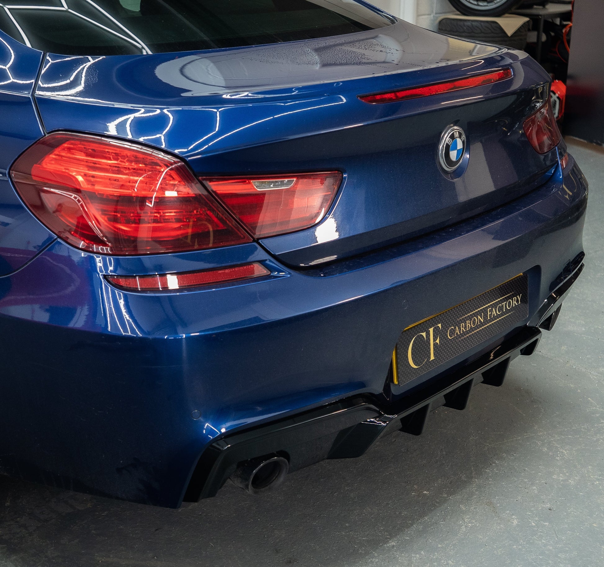 V Style Gloss Black Rear Diffuser Dual Exhaust for BMW 6 Series F06 F12 F13 M Sport 12-17-Carbon Factory