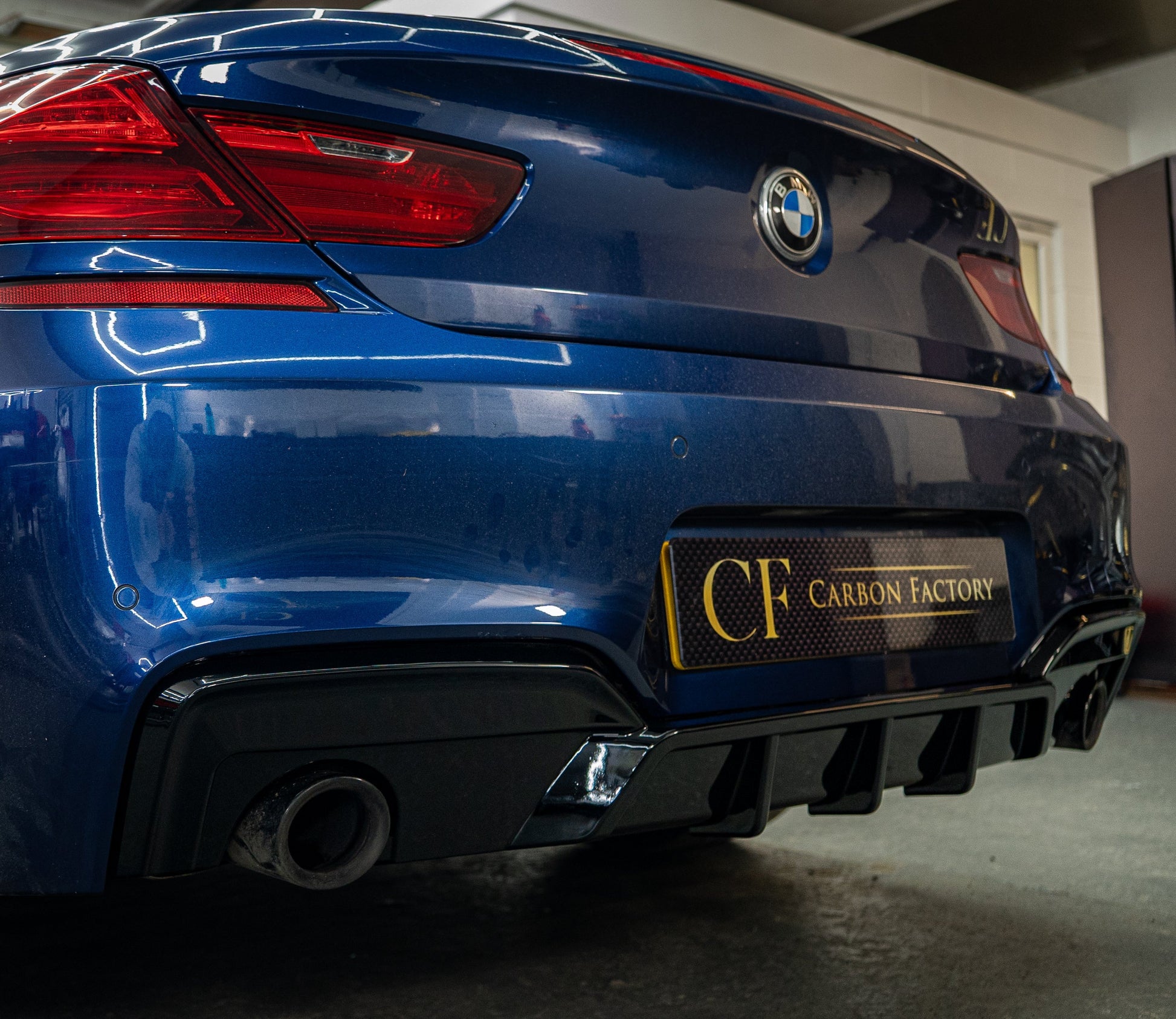 V Style Gloss Black Rear Diffuser Dual Exhaust for BMW 6 Series F06 F12 F13 M Sport 12-17-Carbon Factory