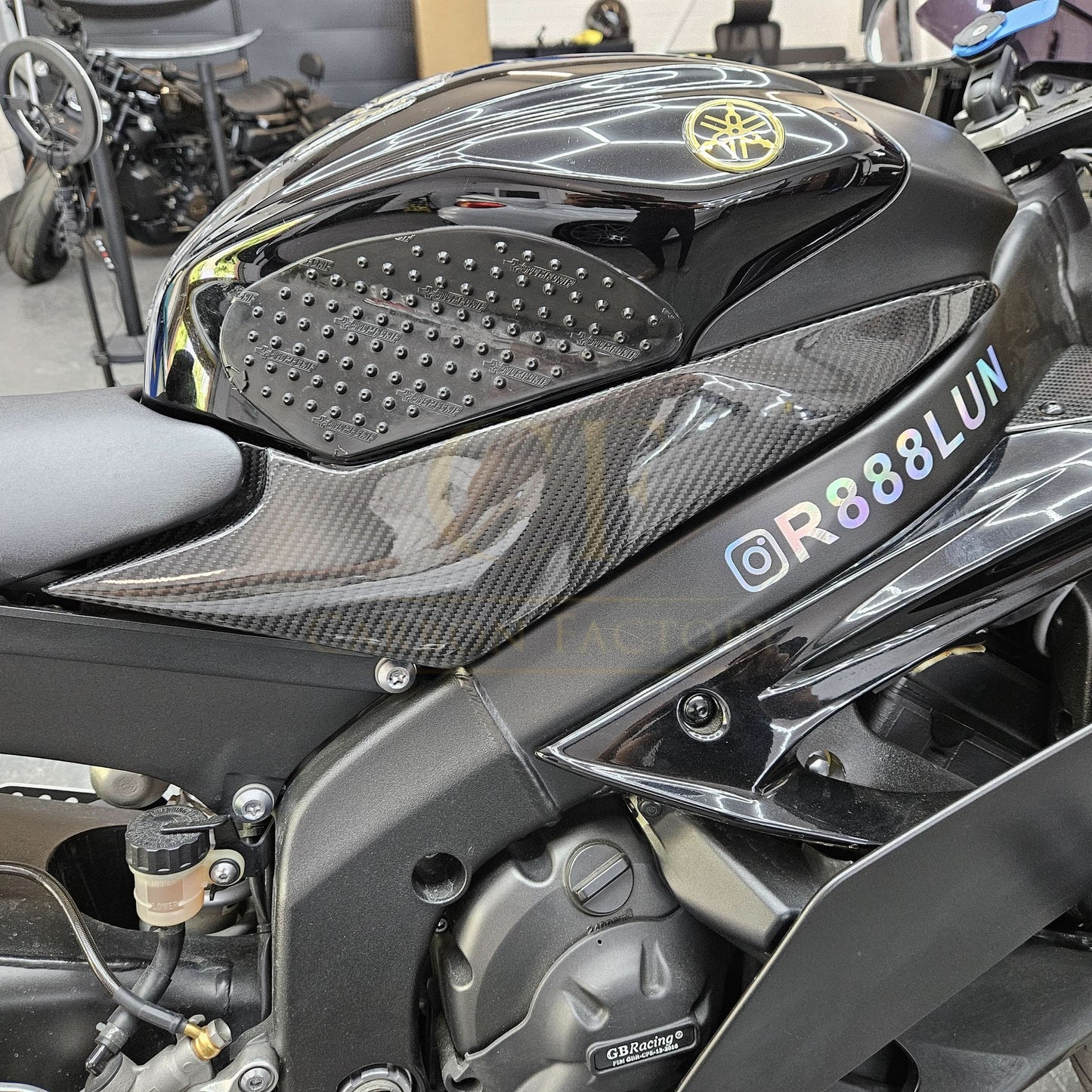 Pre-preg Carbon Fibre Side Panels for Yamaha R6 2008-2015 - Carbon Factory