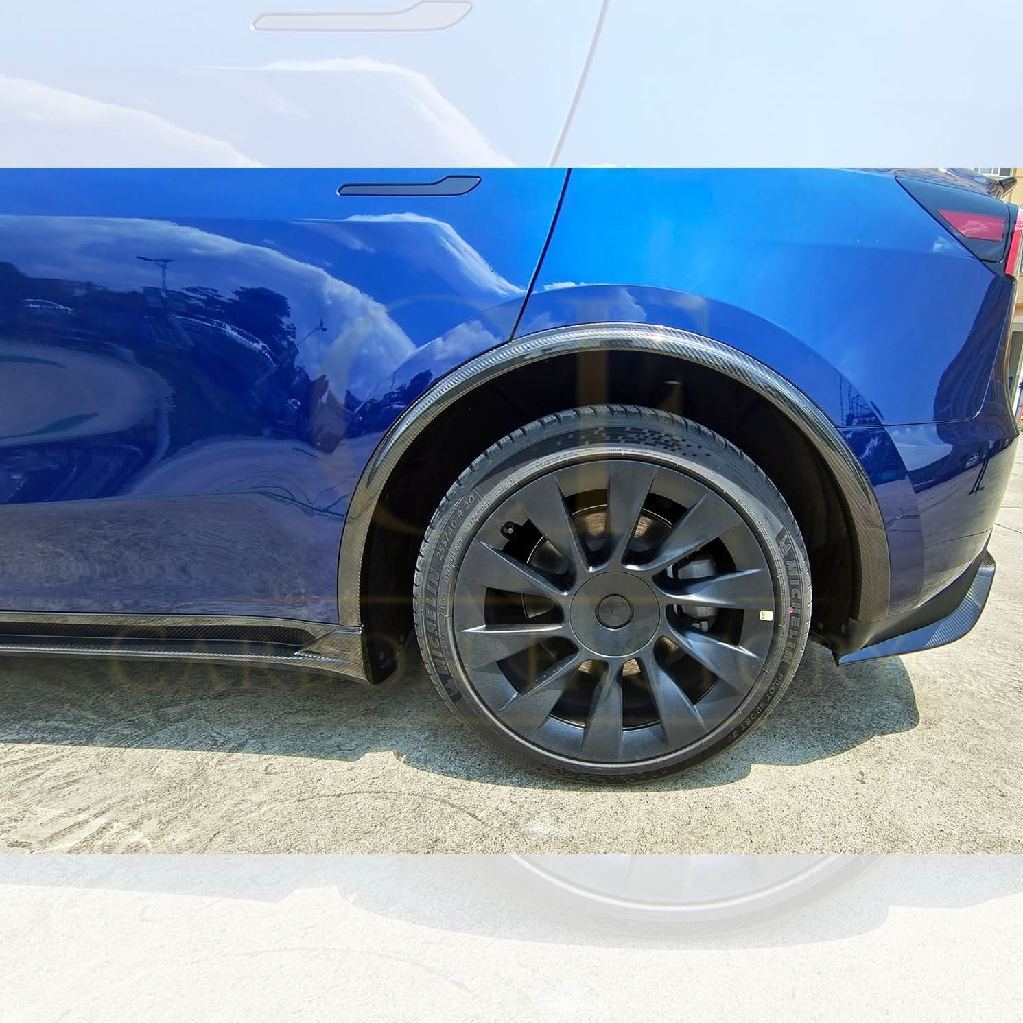CS Style Pre-Preg Carbon Fibre Side Skirts for Tesla Model Y 19-23 - Carbon Factory