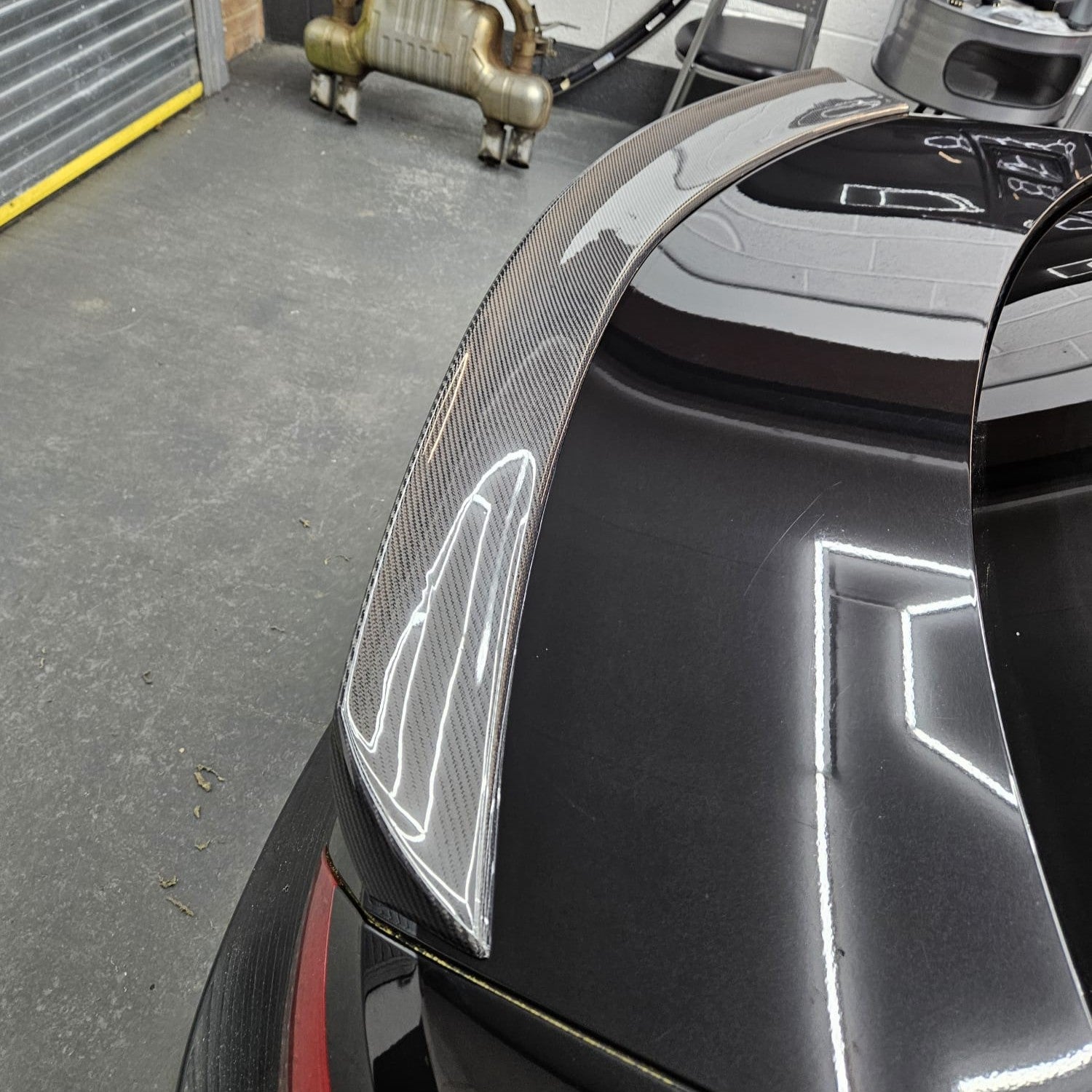V Style Carbon Fibre Boot Spoiler for Mercedes Benz W204 C Class 07-14 - Carbon Factory
