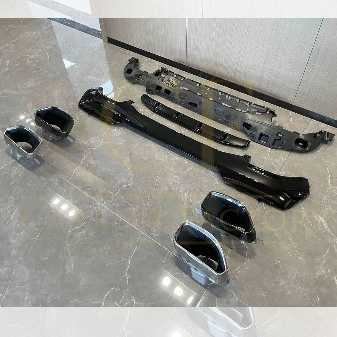 440 Style Gloss Black Rear Diffuser with Exhaust Tips for BMW 4 Series G22 20-Present - Carbon Factory