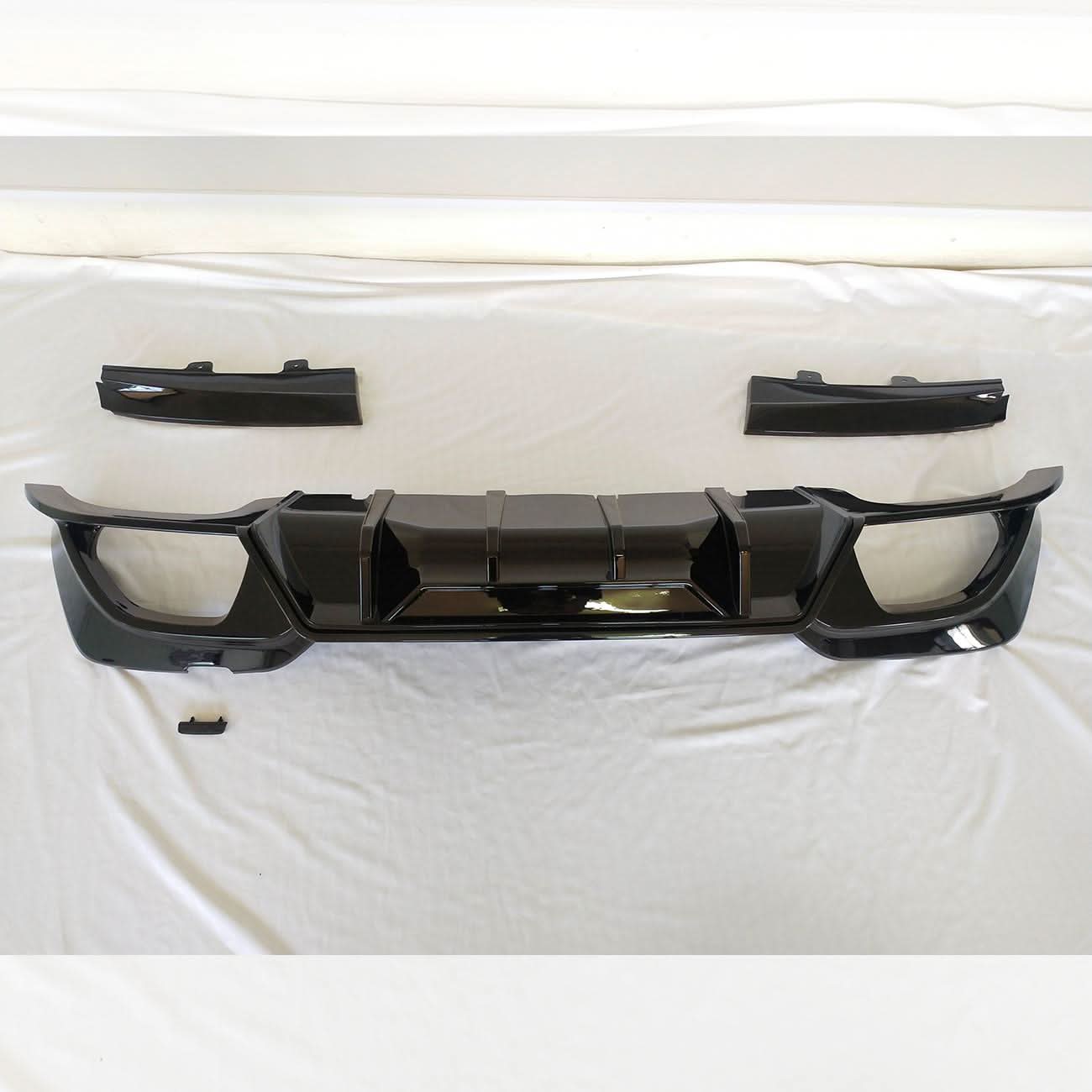 CM Style Gloss Black Rear Diffuser Quad Exhaust for BMW 3 Series G20 G21 Pre-LCI 19-22 - Carbon Factory