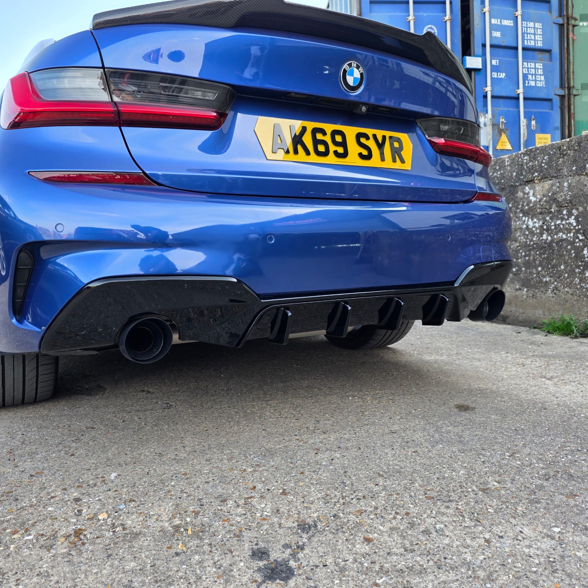 RK Style Gloss Black Rear Diffuser Dual Exhaust for BMW 3 Series G20 G21 Pre-LCI 19-22 - Carbon Factory