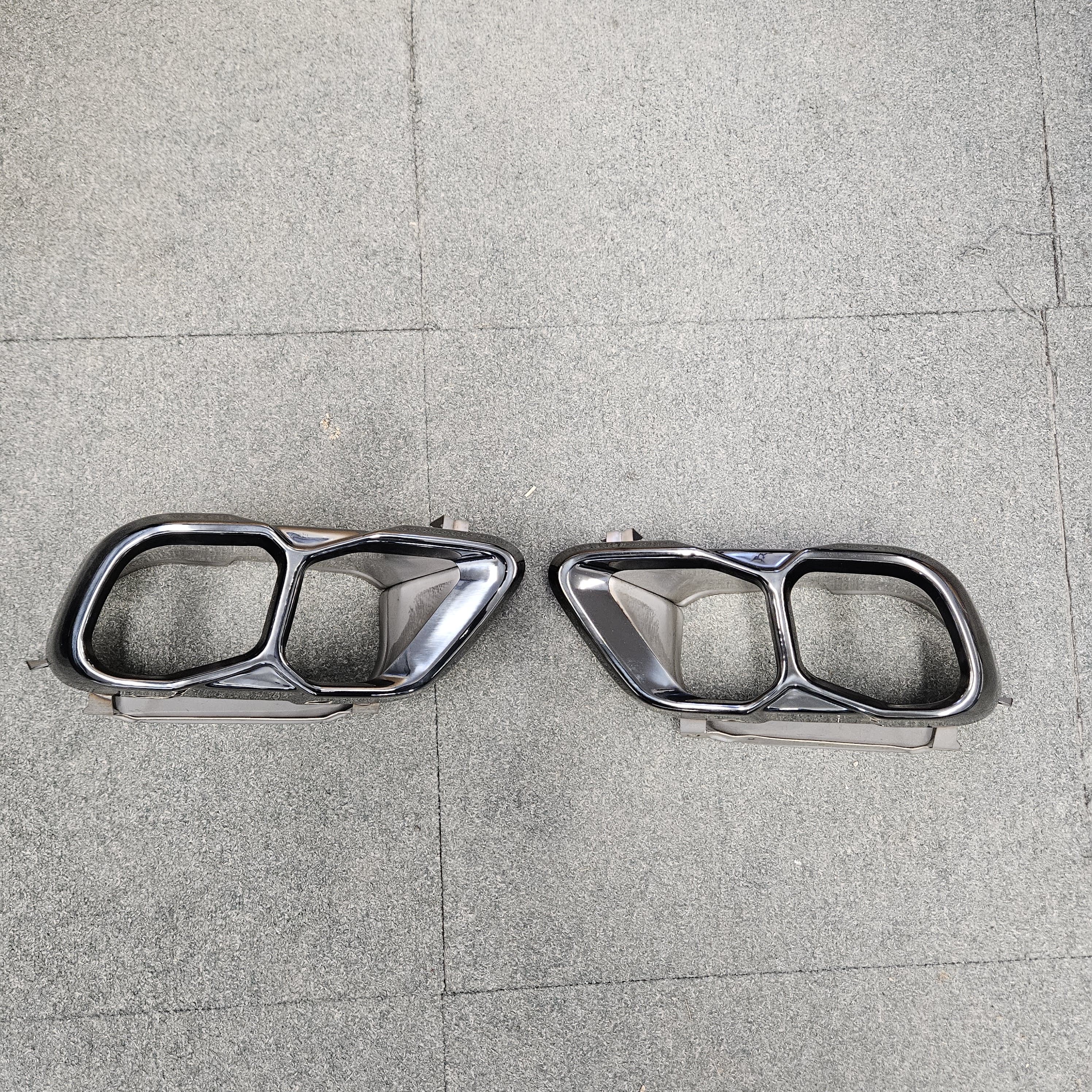 Gloss Black Exhaust Tips for BMW G05 LCI X5 23-Present - Carbon Factory