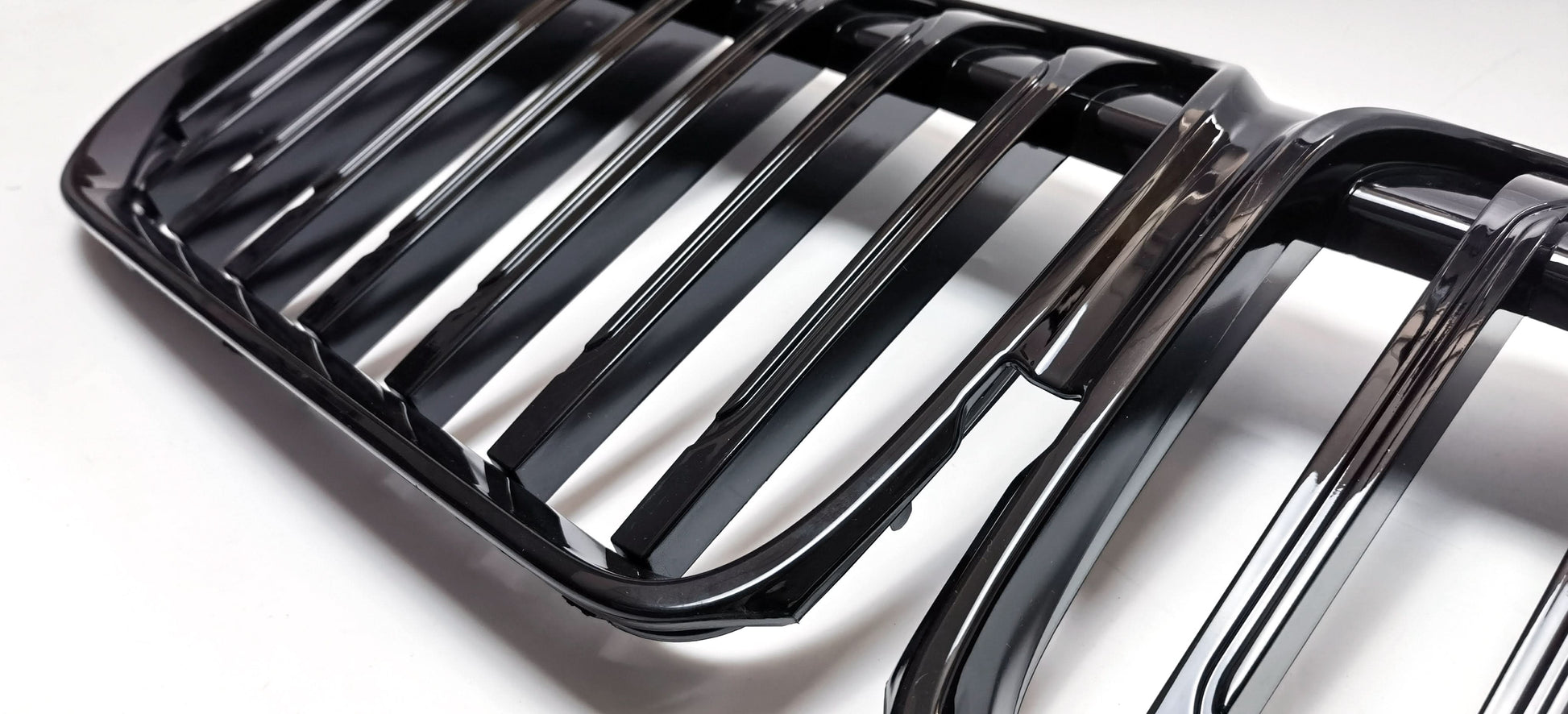 Gloss Black Front Grille for BMW G11 G12 7 Series Pre LCI 15-19 - Carbon Factory